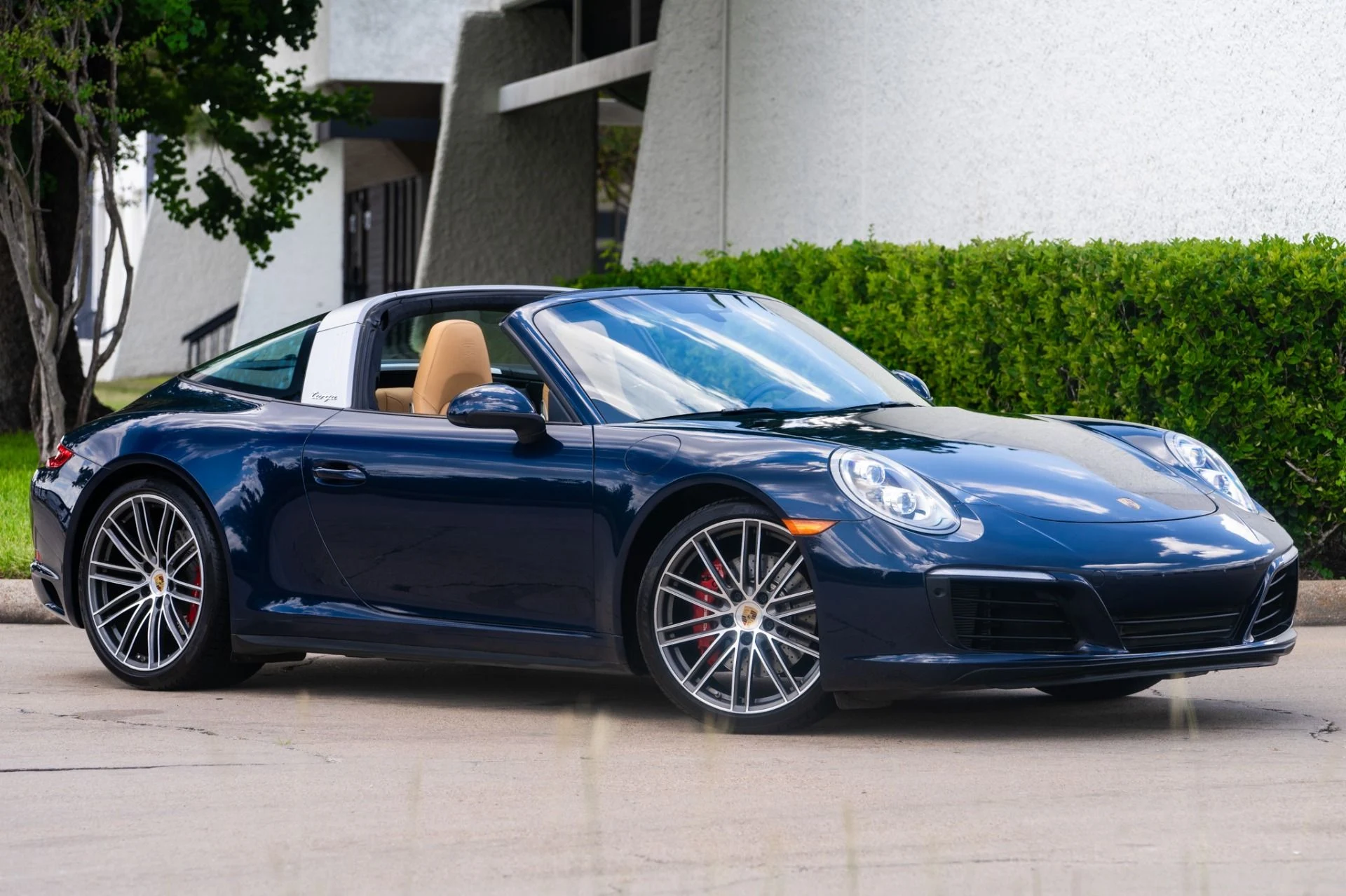 mph000_3695673818_Used_2019_Porsche_911_Targa_4_S_1759788517_b54089d309