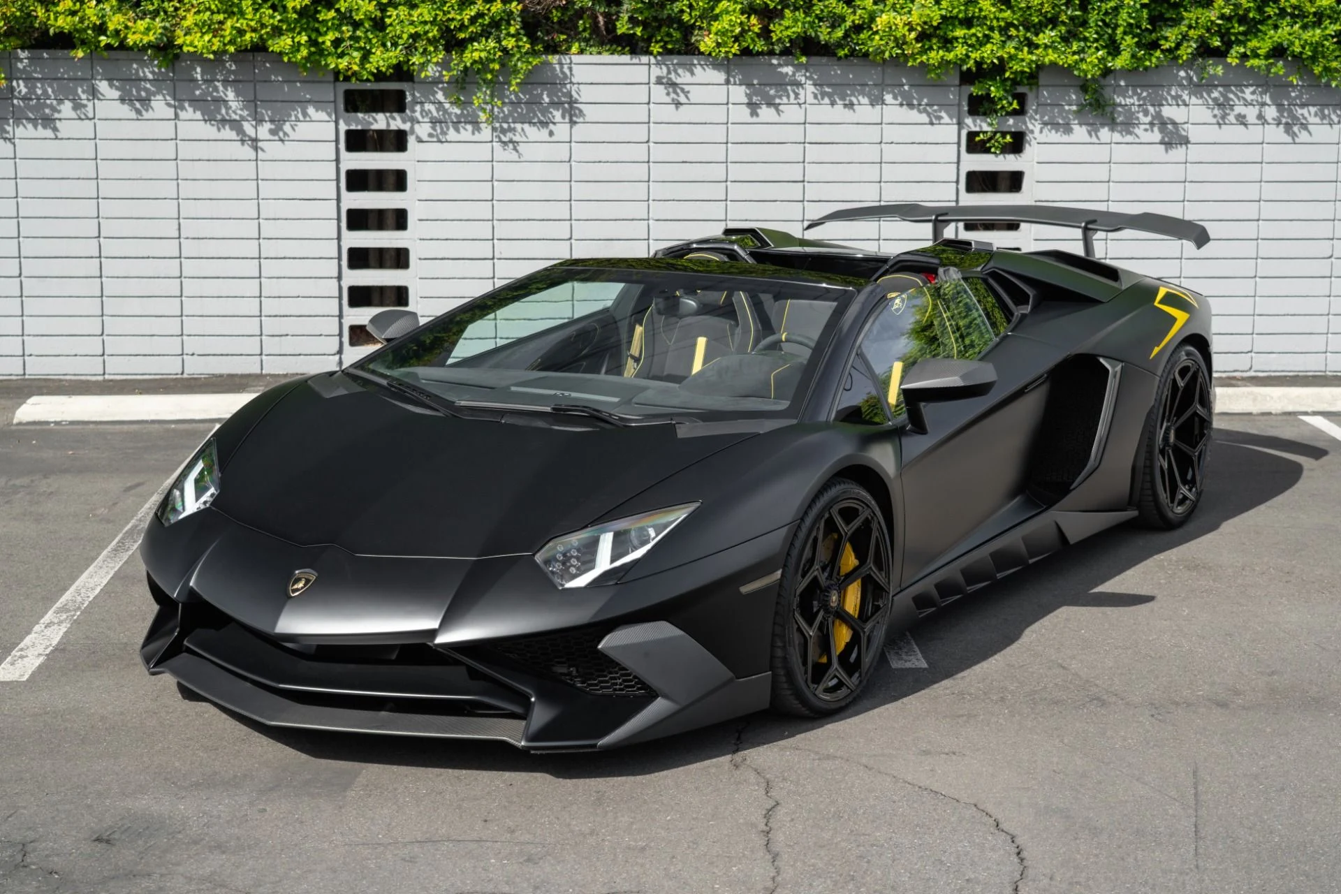 mph000_3720559883_Used_2016_Lamborghini_Aventador_LP_750_4_SV_1759528221_23f05421f8