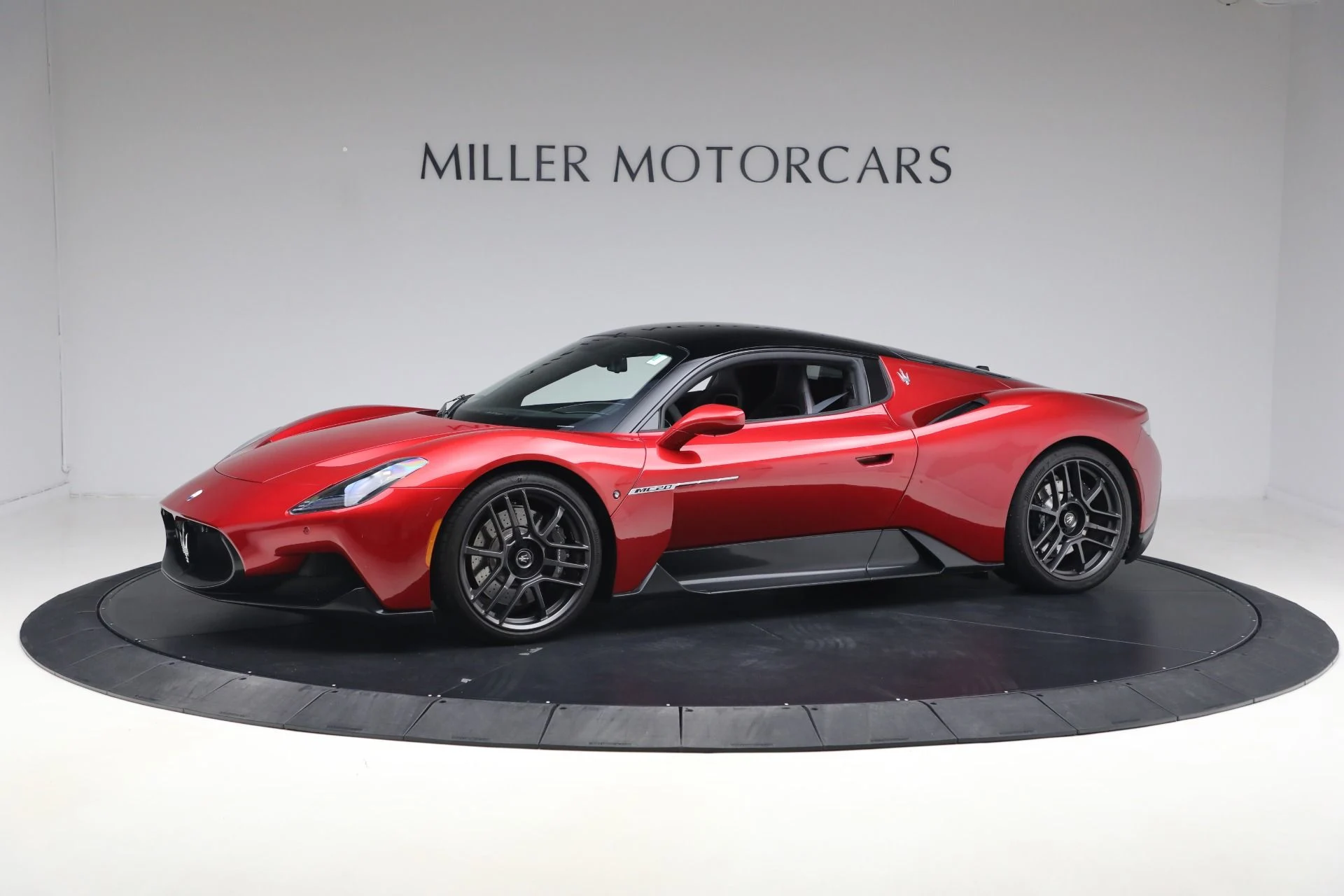 mph000_3749266514_Used_2022_Maserati_MC_20_1774384855_04ceafa2be