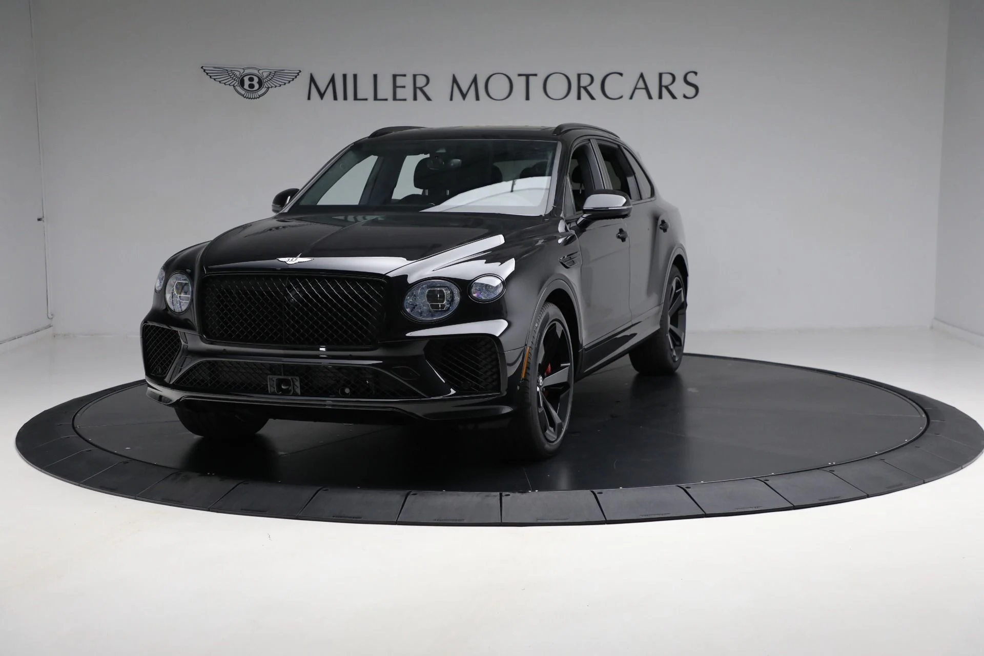mph000_3766466872_Used_2024_Bentley_Bentayga_V8_1714834257_29b1ff144f