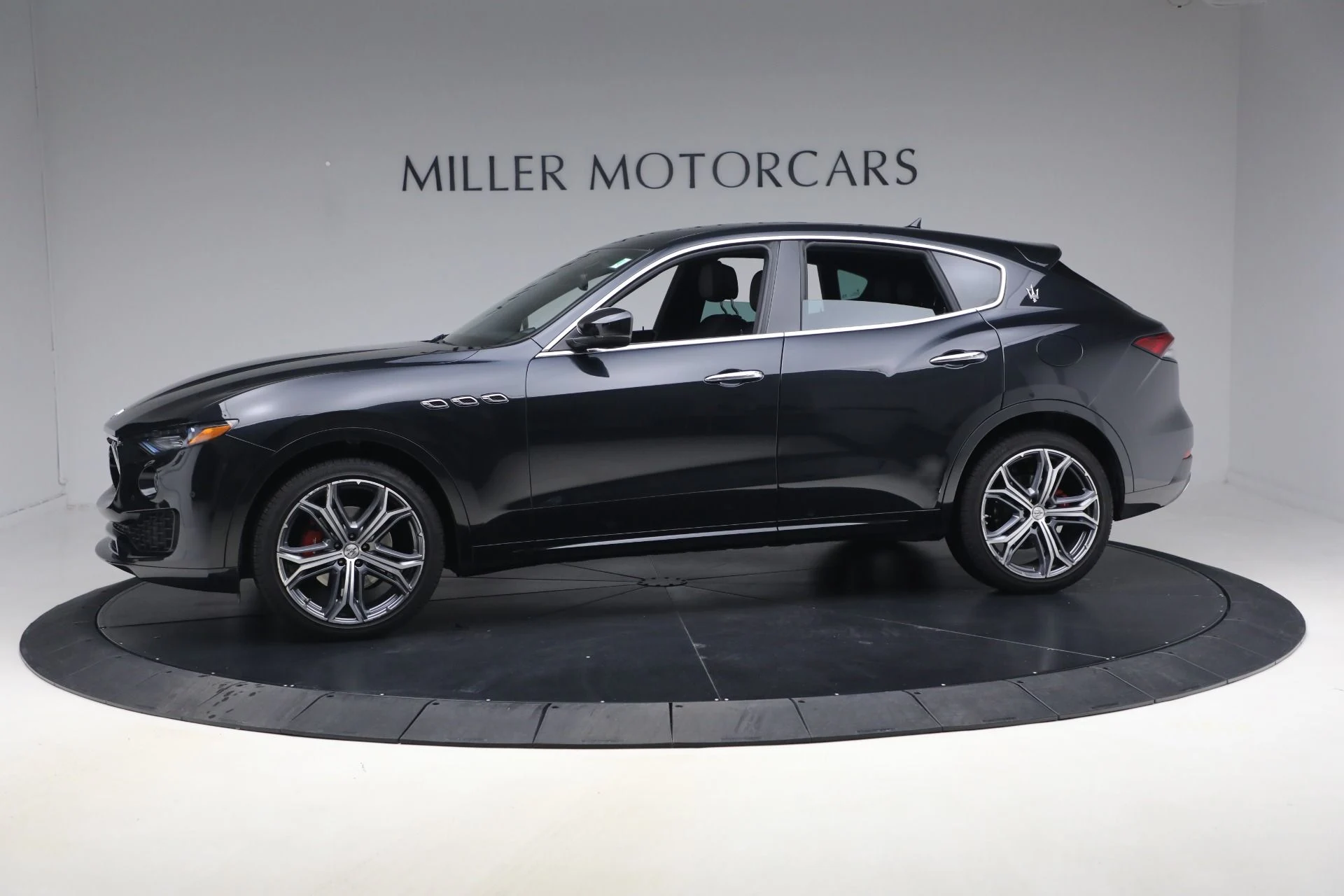mph000_3769541901_Used_2023_Maserati_Levante_GT_1772662135_b0d35c0e0d