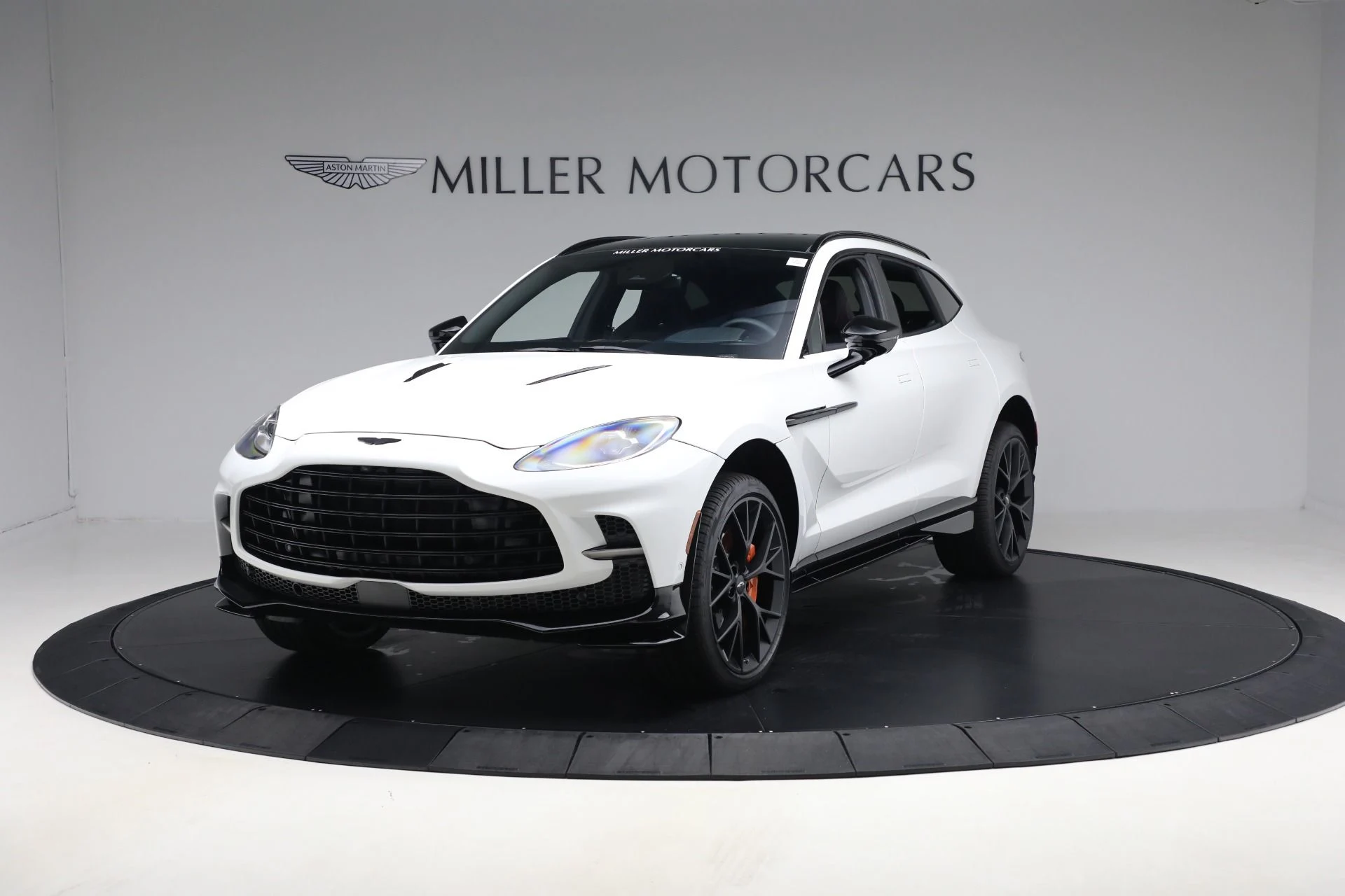 mph000_3769652335_New_2025_Aston_Martin_DBX_707_707_63d988bf85