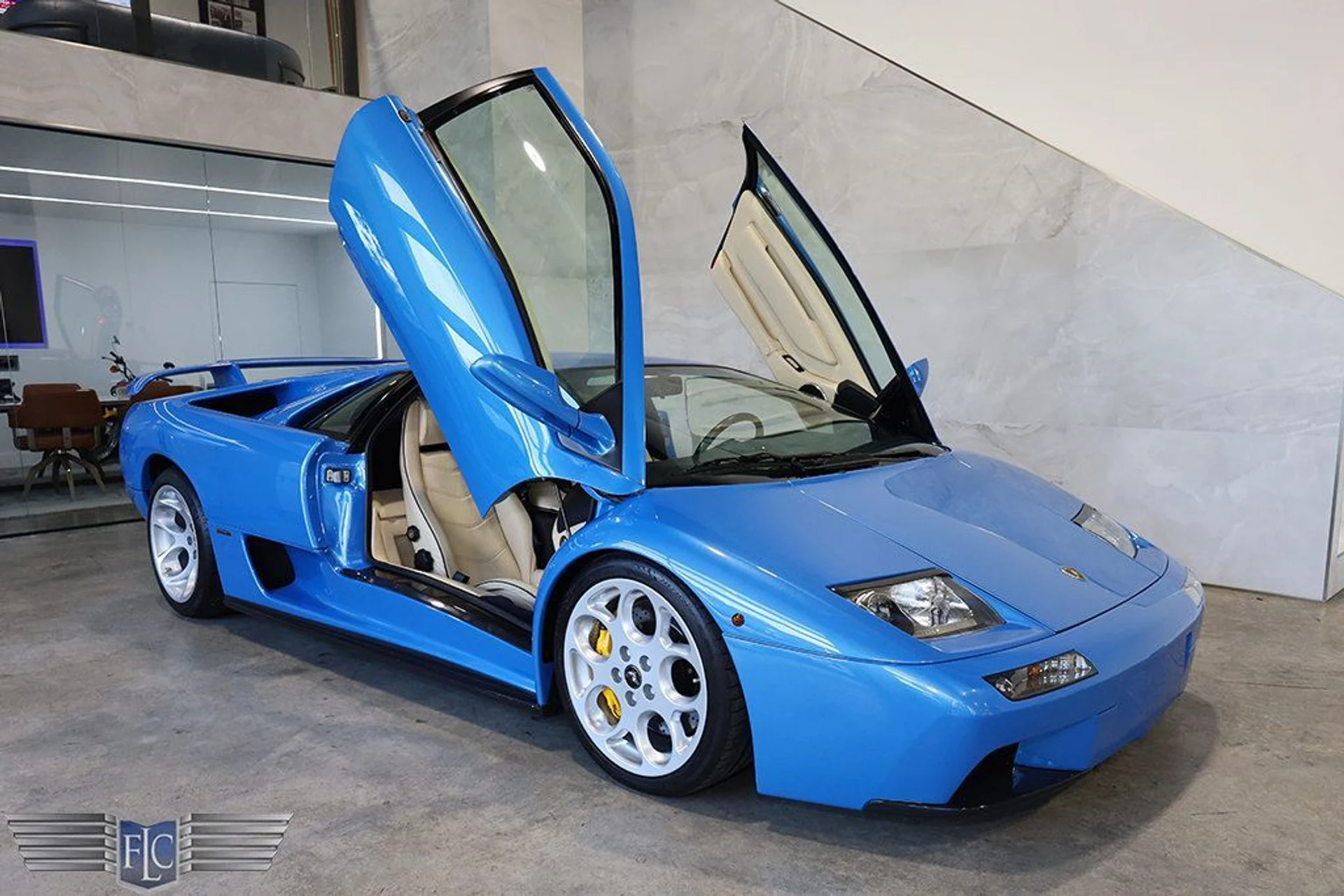 mph000_3773482972_used_2001_lamborghini_diablo_vt_coupe_9689_22815510_1_1024_b737de16cf