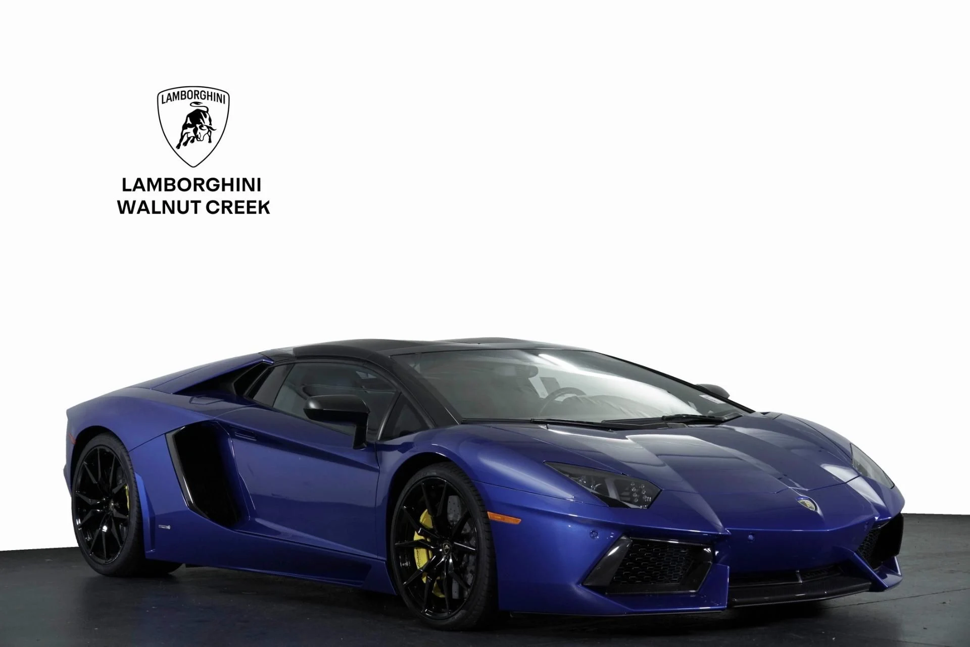 mph000_3776502007_Used_2016_Lamborghini_Aventador_LP_700_4_1767894957_4d79479f98