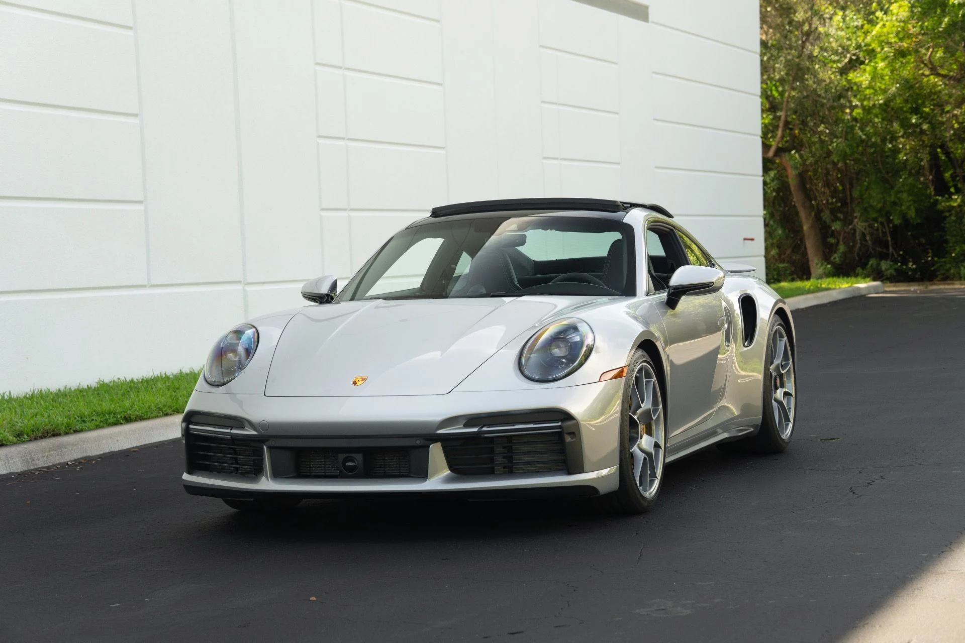 mph000_3781046935_Used_2021_Porsche_911_Turbo_S_1758737347_4431f19fb4