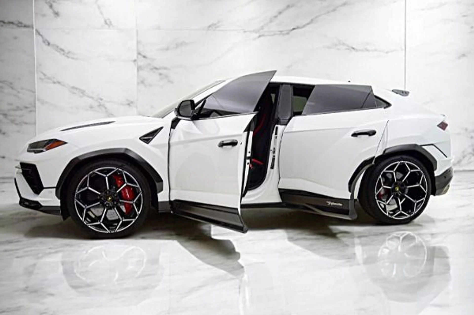 mph000_3804280100_Used_2024_Lamborghini_Urus_Performante_LEASE_OPTIONS_AVAILABLE_25f47a4b0d