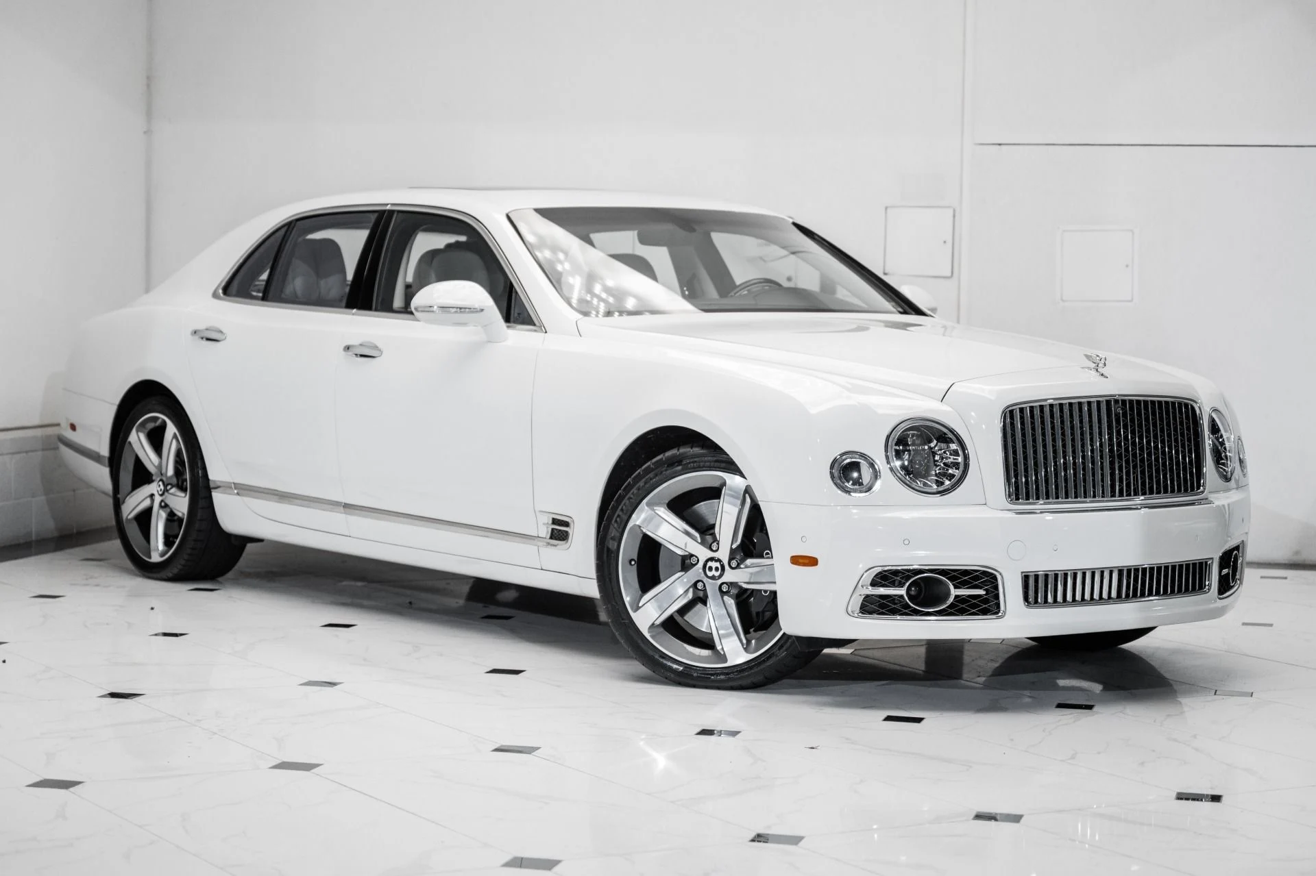 mph000_3805031034_Used_2017_Bentley_Mulsanne_Speed_1758377557_3b511817d8