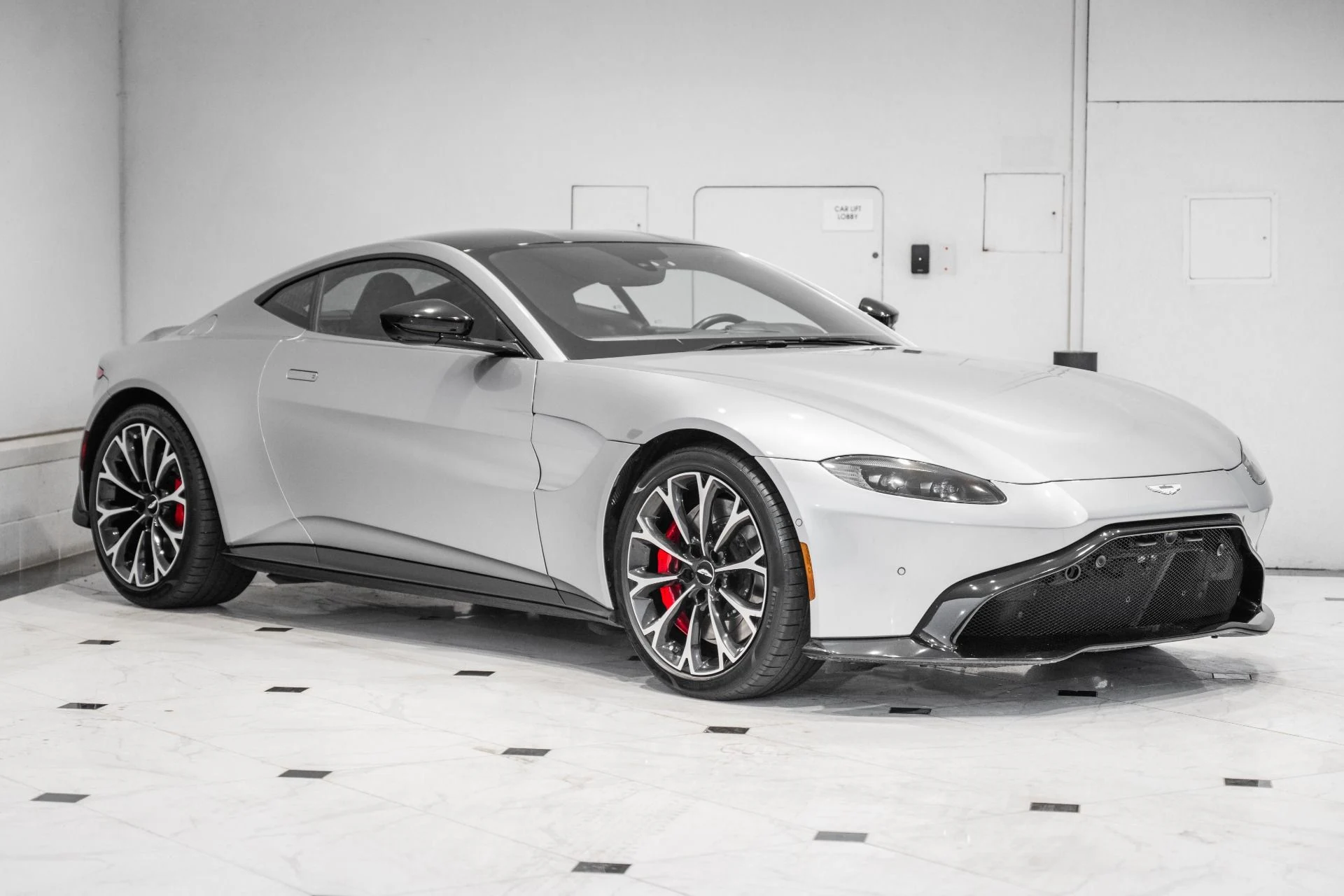 mph000_3817103544_Used_2019_Aston_Martin_Vantage_1779799907_c1f1dbea6d