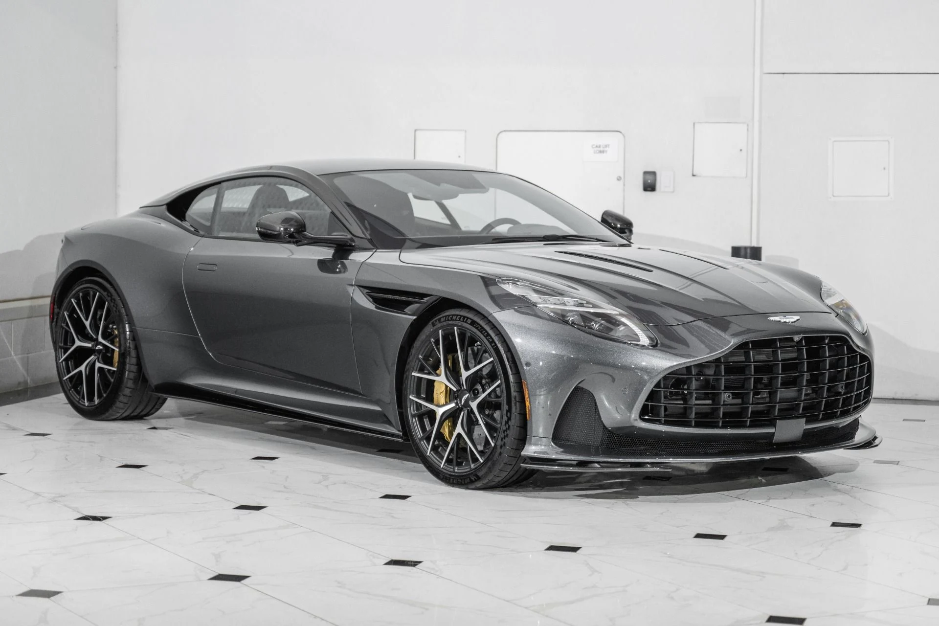 mph000_3828197901_New_2024_Aston_Martin_DB_12_V8_1761150102_51c6d8ee35