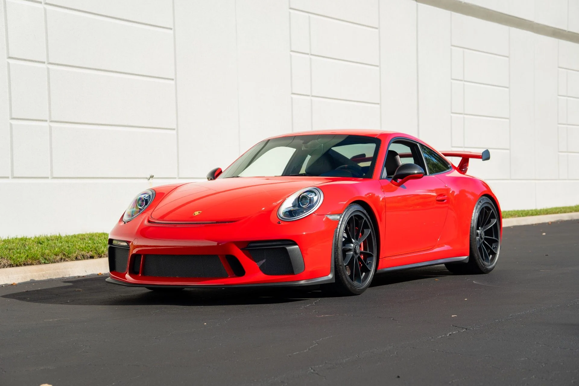 mph000_3846887040_Used_2018_Porsche_911_GT_3_1755032810_795a714202