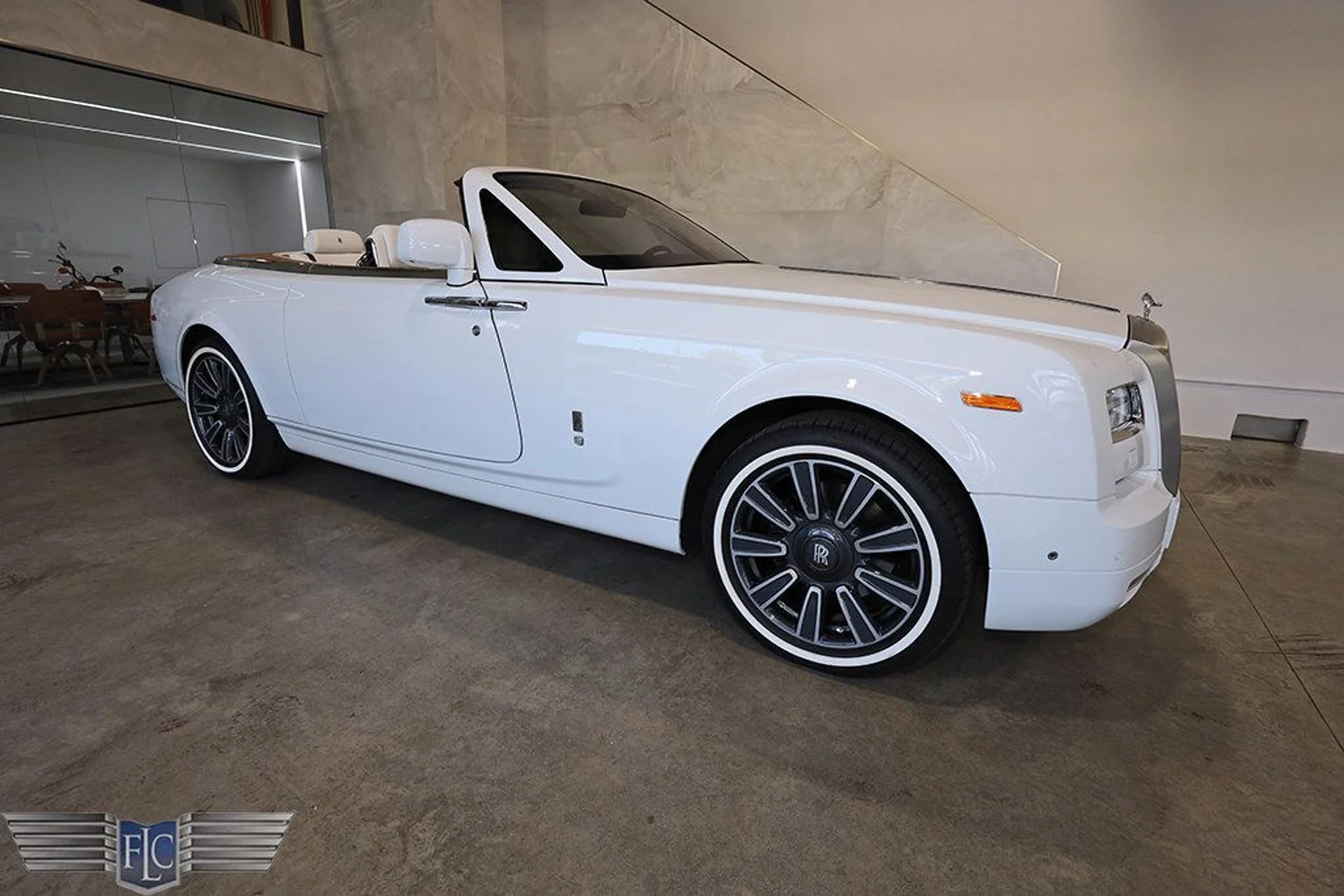 mph000_385052361_used_2017_rolls_royce_phantom_drophead_covertiblefinaledition_9689_22834890_1_1024_ee284e4a60