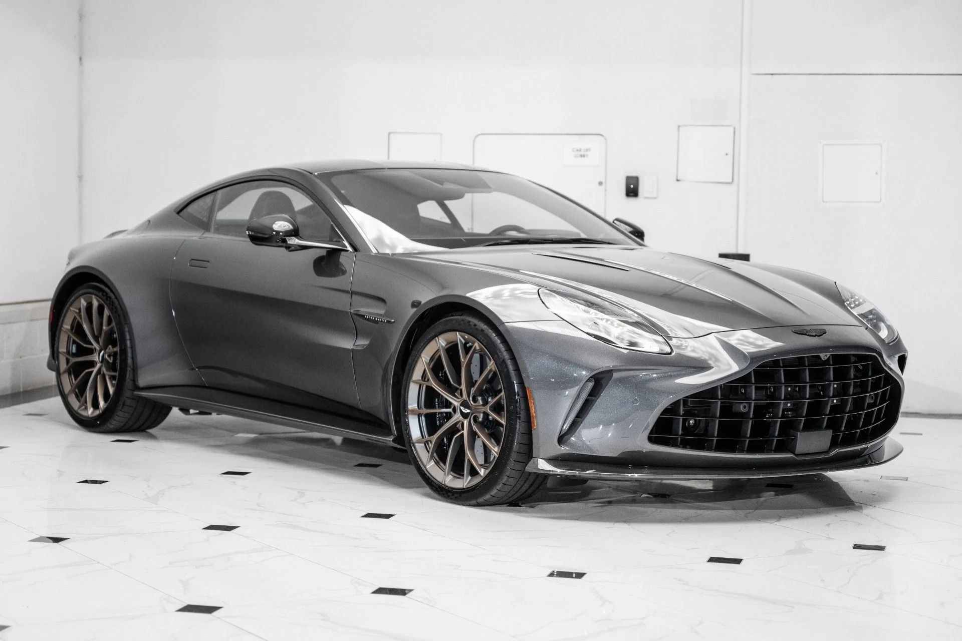 mph000_3866531380_New_2026_ASTON_MARTIN_VANTAGE_1756307805_79f03de610