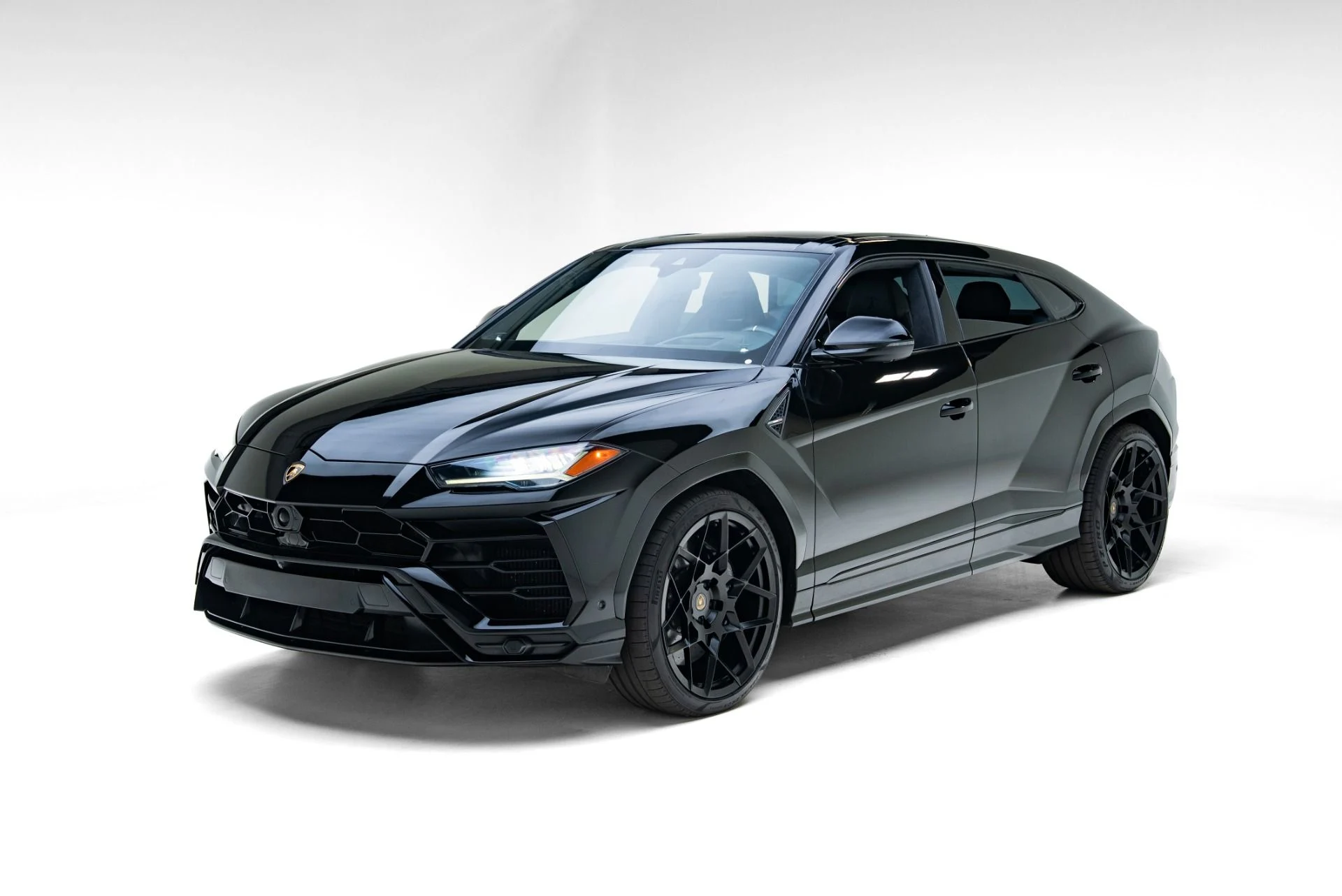mph000_3890181902_Used_2019_Lamborghini_Urus_1778703263_3a282086f9
