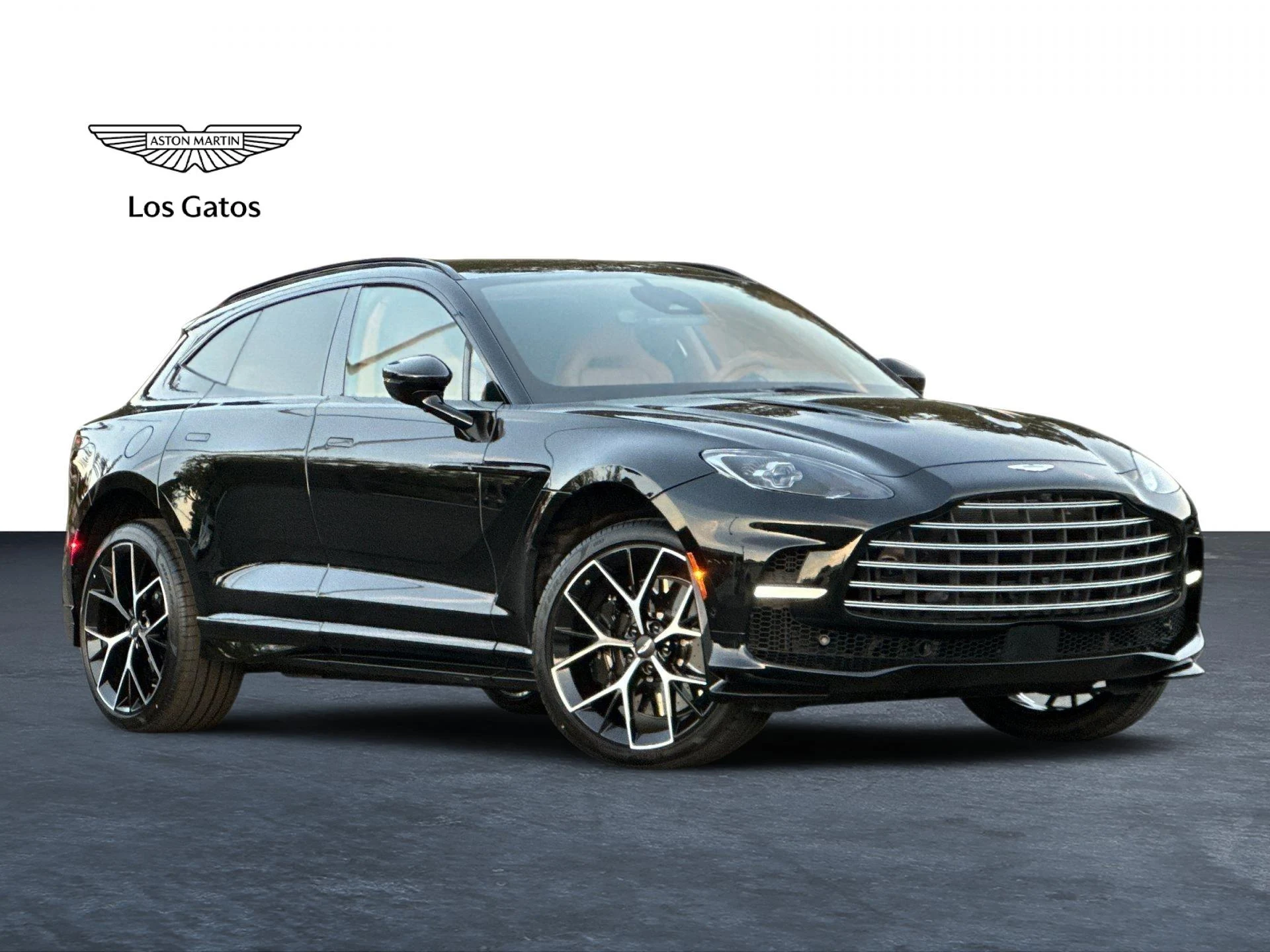 mph000_3898262383_New_2026_Aston_Martin_DBX_707_1764949829_e4cd3f1131