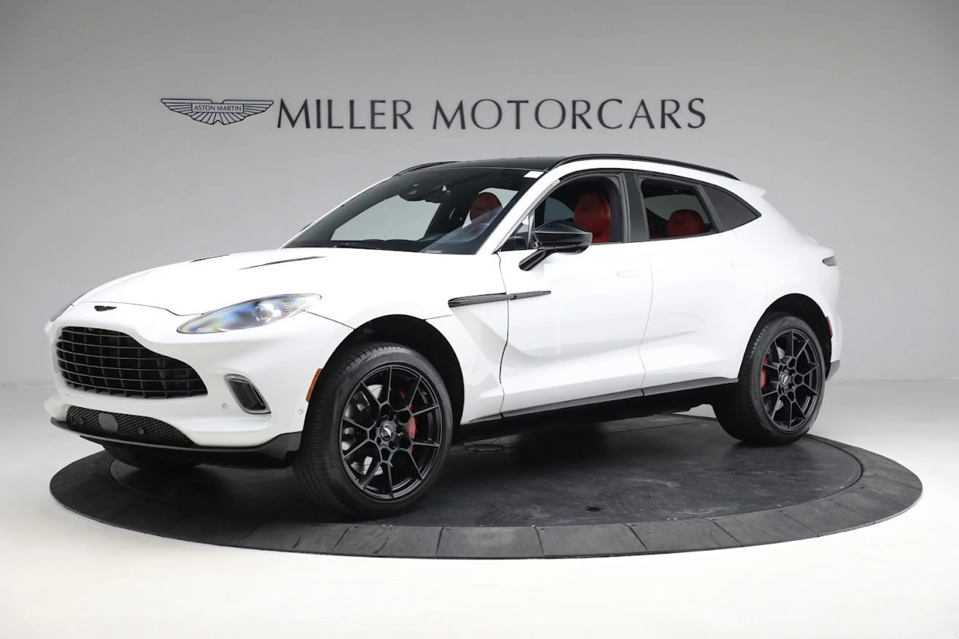 mph000_3926238089_Used_2021_Aston_Martin_DBX_1785417745_691a6d3645