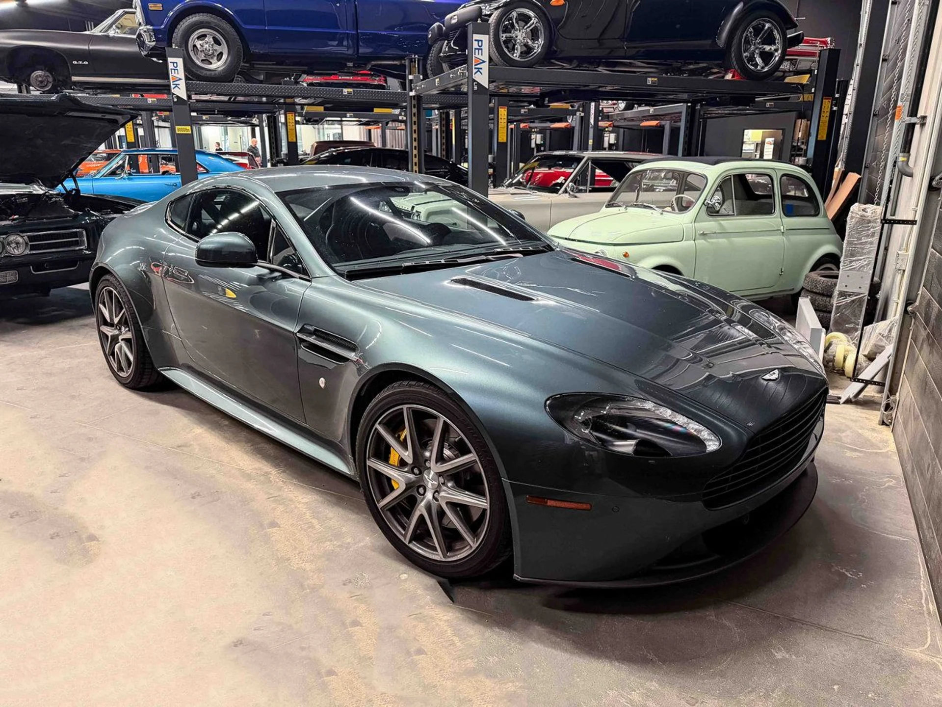 mph000_3930246757_aston_martin_v8_vantage_2015_dceb04f1ed