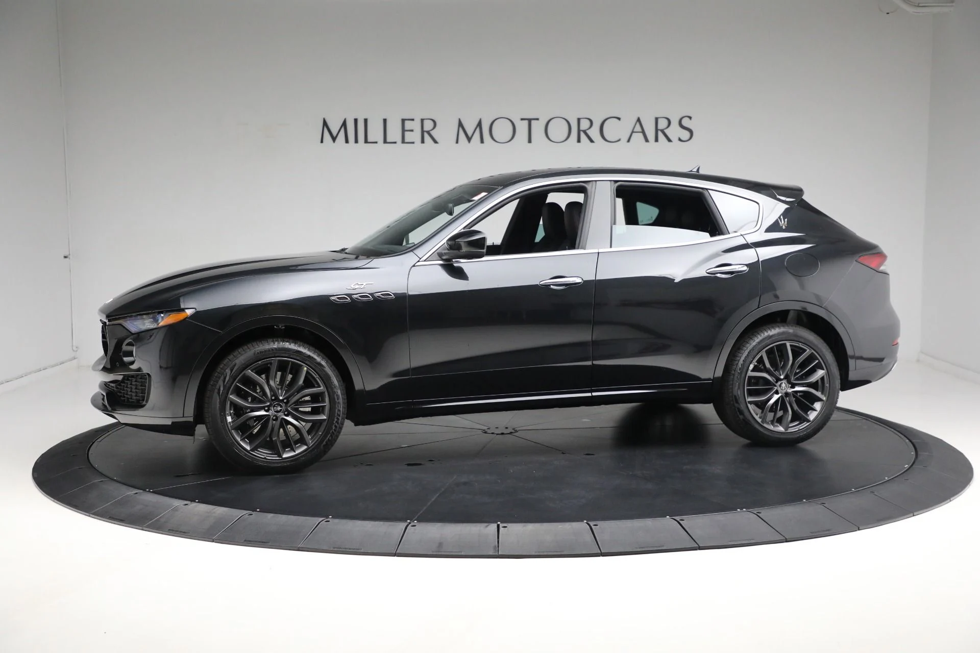 mph000_393637787_New_2024_Maserati_Levante_GT_Ultima_348508fc9b