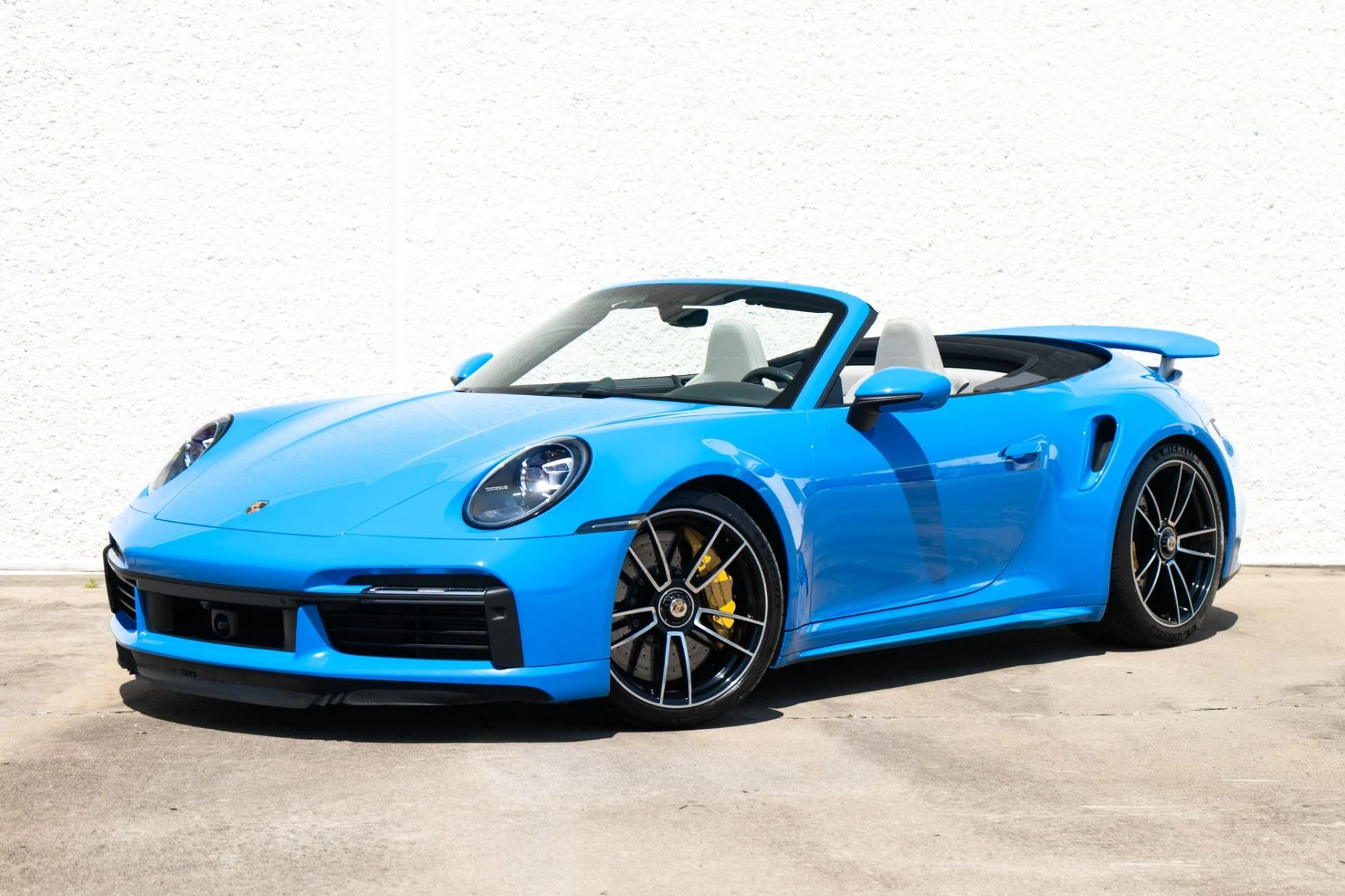 mph000_3949681757_Used_2023_Porsche_911_Turbo_S_1780079475_3df93dd14f