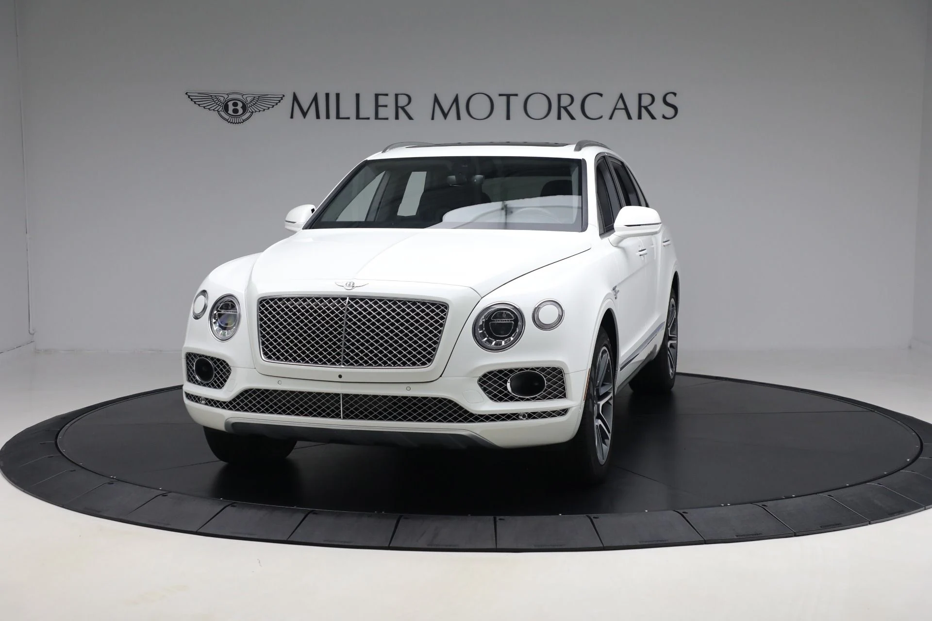 mph000_3962569050_Used_2018_Bentley_Bentayga_Activity_Edition_70918ee6d1
