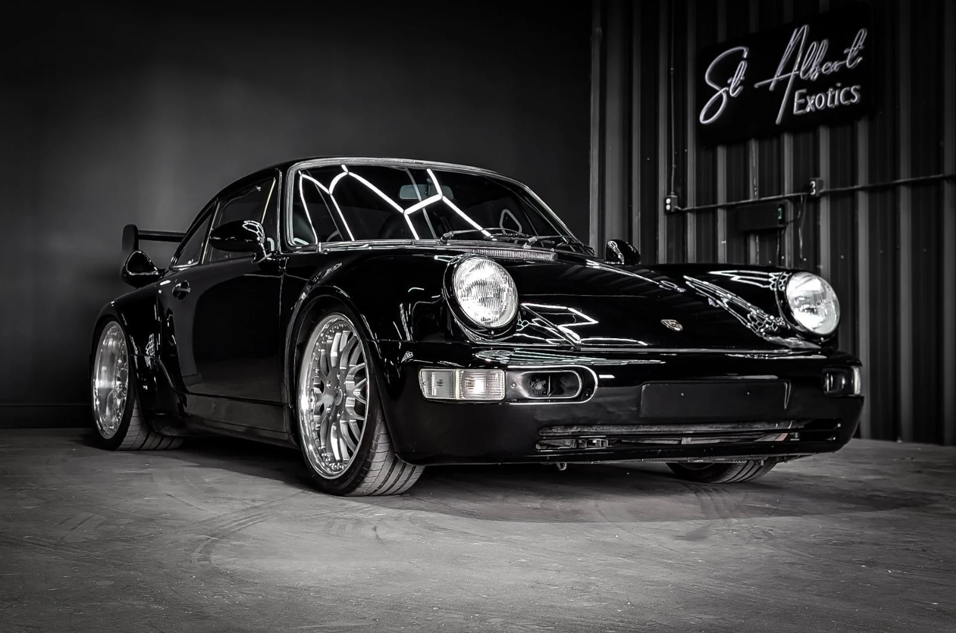 mph000_3975953110_36435187_05978_1979_porsche_911_077_16d08f13f2