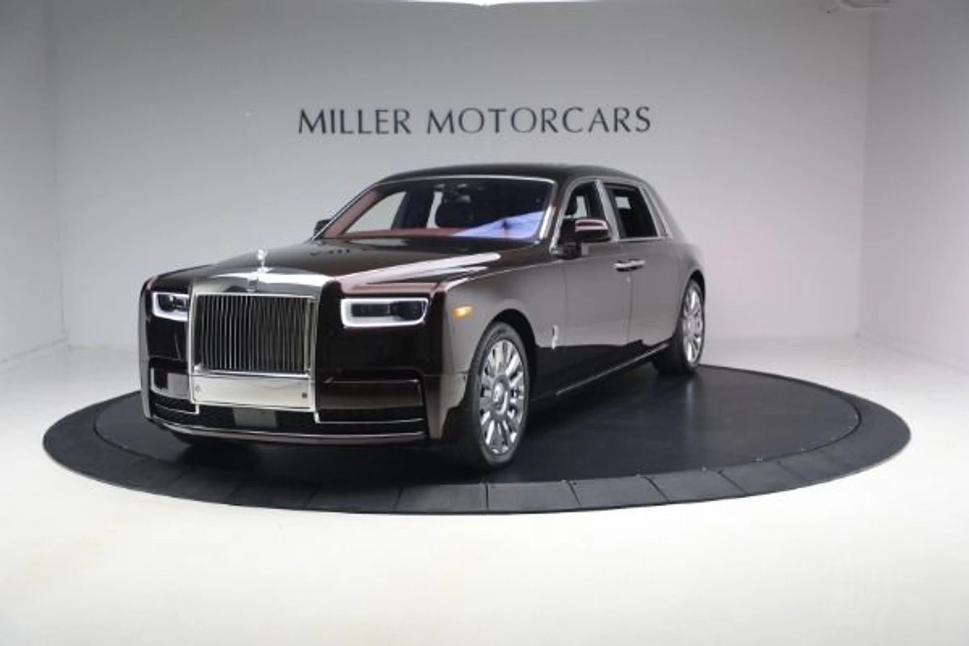 mph000_3979650986_Used_2018_Rolls_Royce_Phantom_EWB_27b843b82a