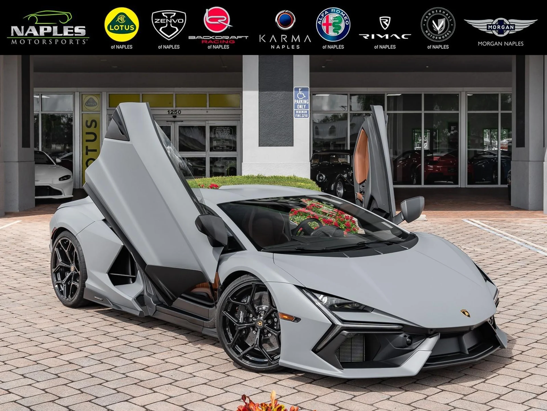 mph000_3993930337_Used_2024_Lamborghini_Revuelto_1758910252_77411b75d5