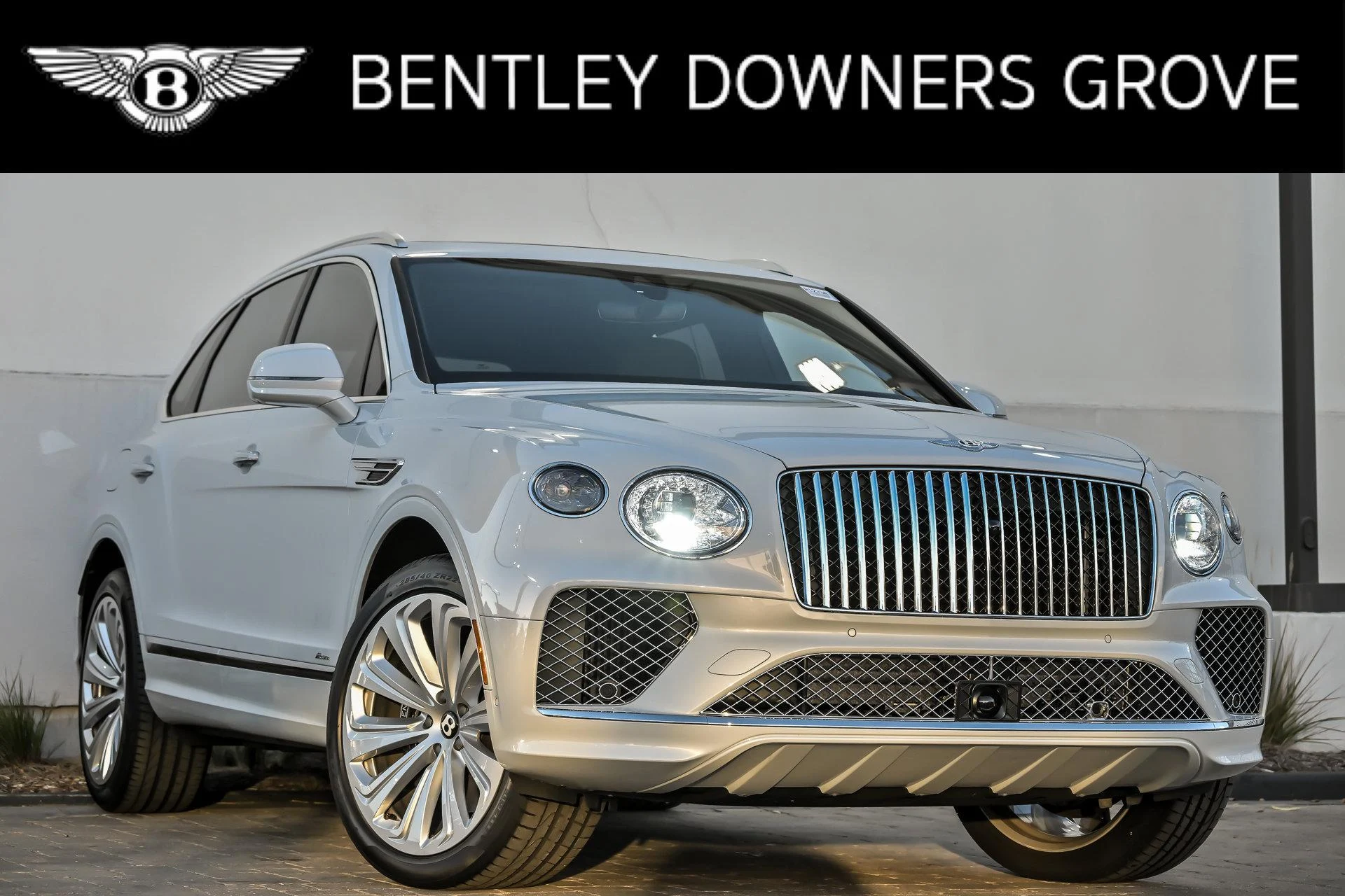 mph000_3996491130_Used_2024_Bentley_Bentayga_Azure_1762420075_4bc9d36944