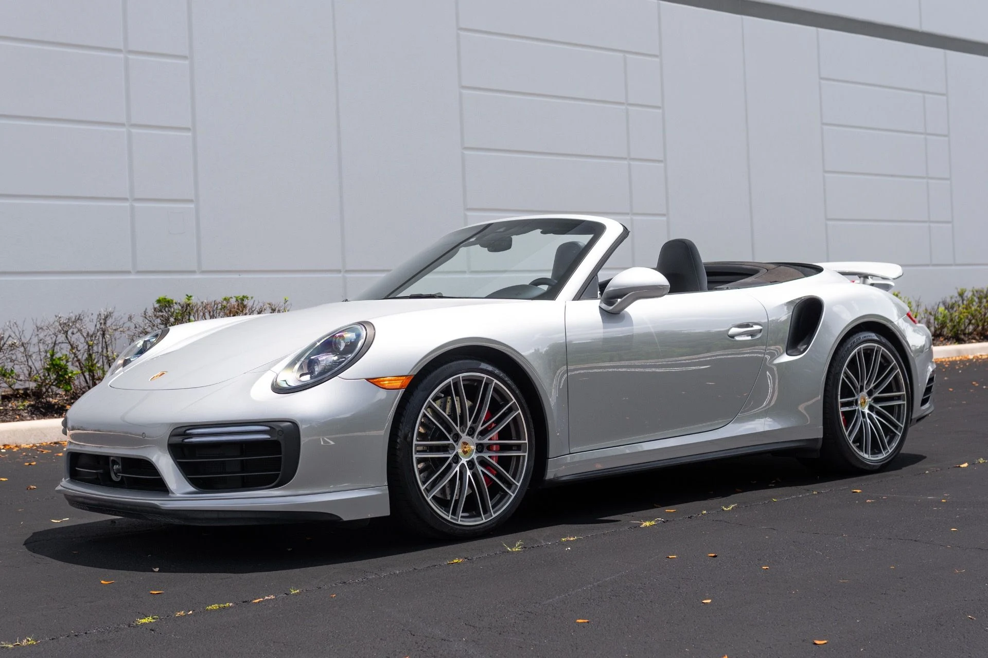 mph000_4002351909_Used_2019_Porsche_911_Turbo_1775252644_ff2ffdb1af