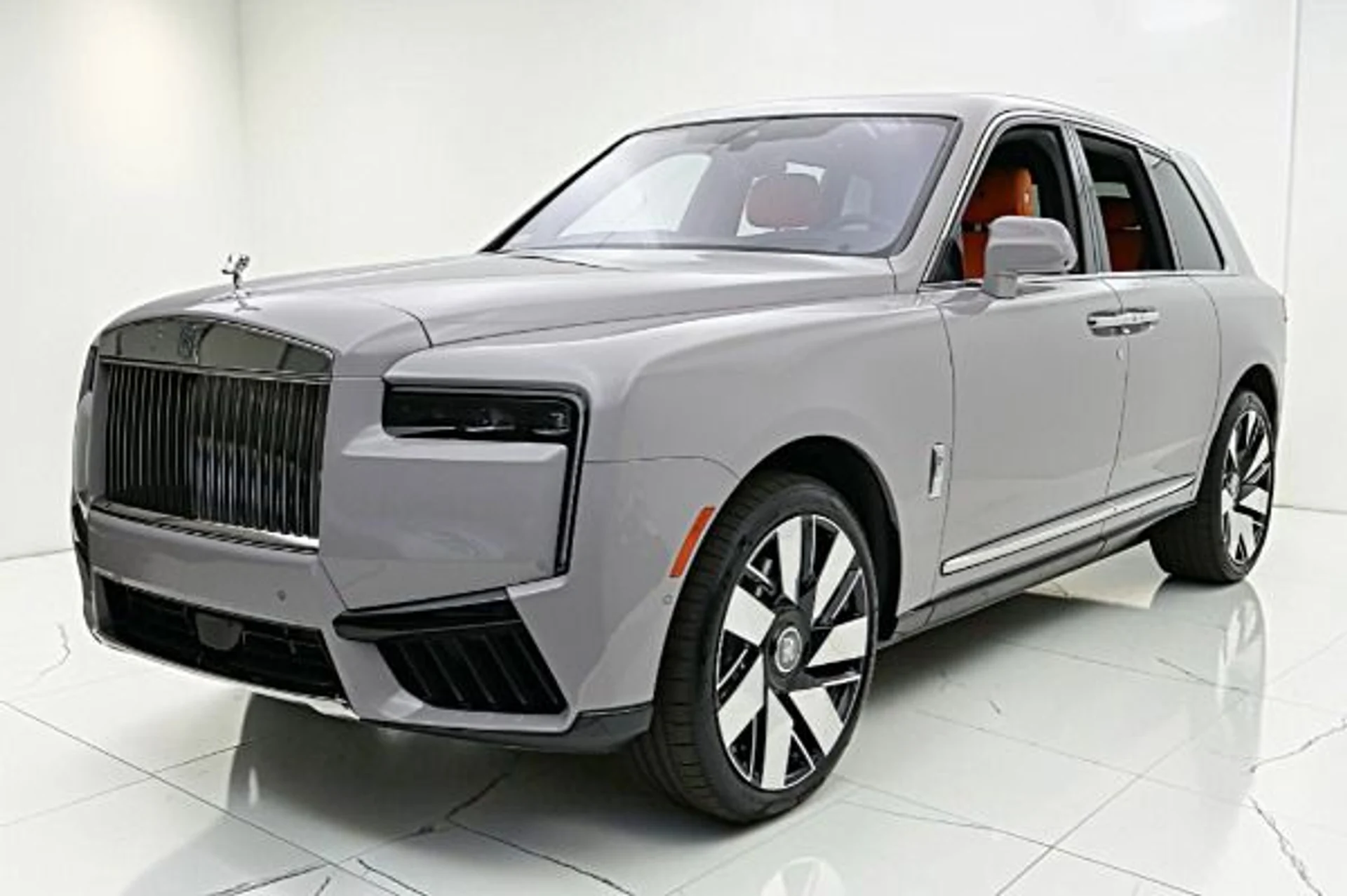 mph000_4002664677_New_2027_Rolls_Royce_Cullinan_b394877152