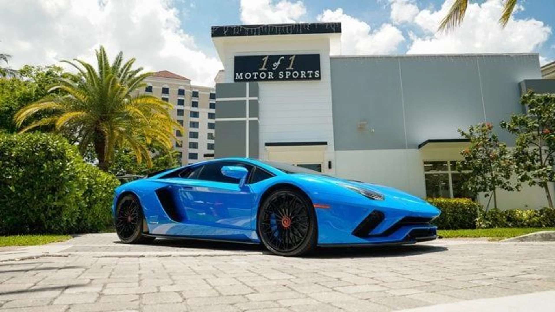 mph000_4033581684_used_2017_lamborghini_aventador_scoupe_14354_22859634_1_640_32c5b00766
