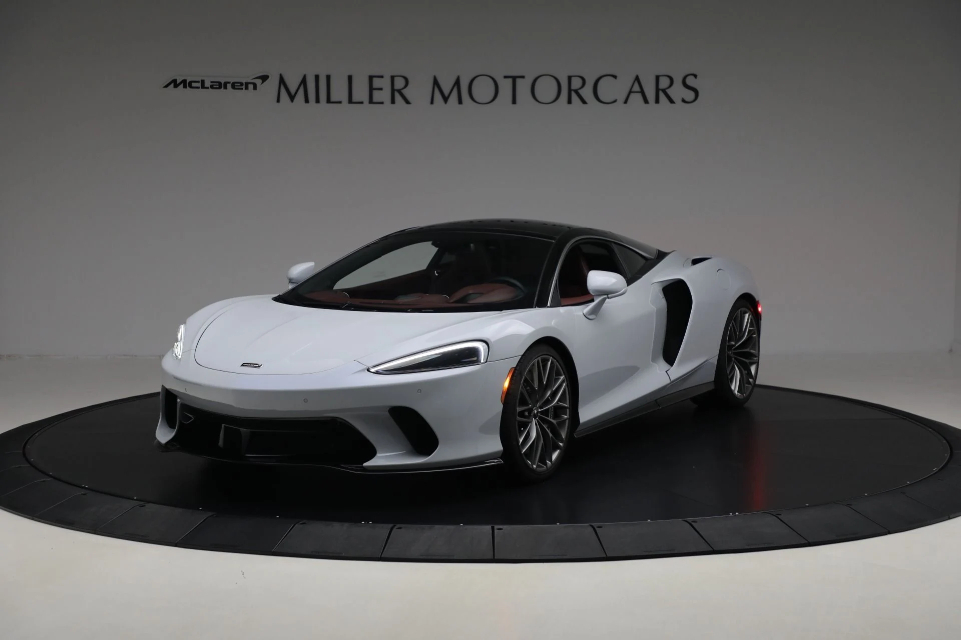 mph000_40375828_Used_2023_Mc_Laren_GT_Luxe_d0a56e5848