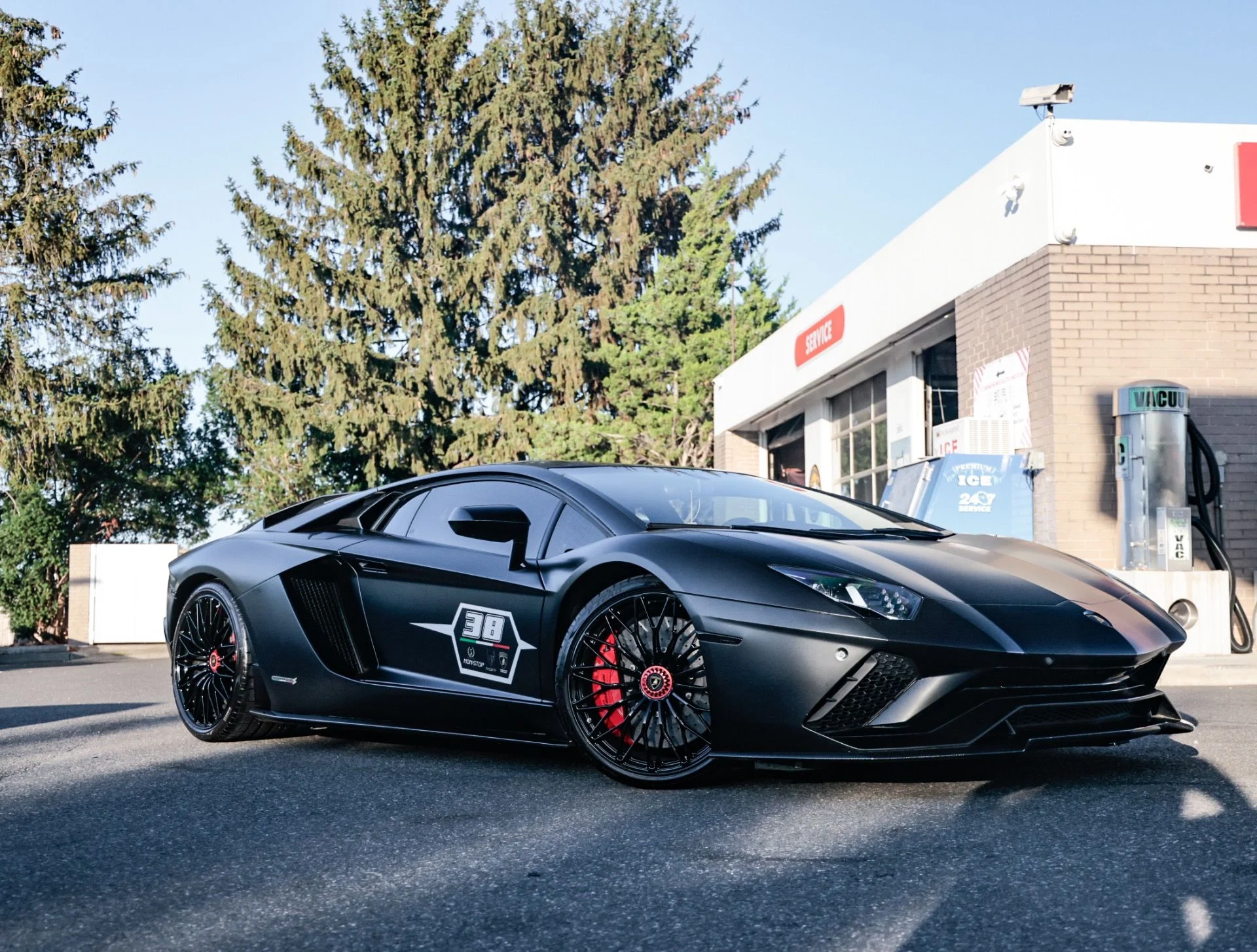 mph000_4039787337_Used_2018_Lamborghini_Aventador_S_1762208335_543d84a0dc