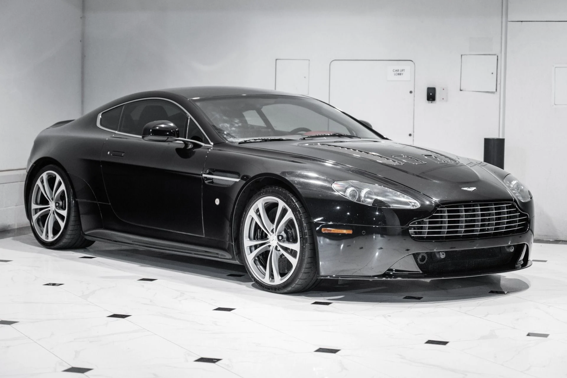 mph000_4050862772_Used_2011_Aston_Martin_V12_Vantage_1762183015_7964a26d6e