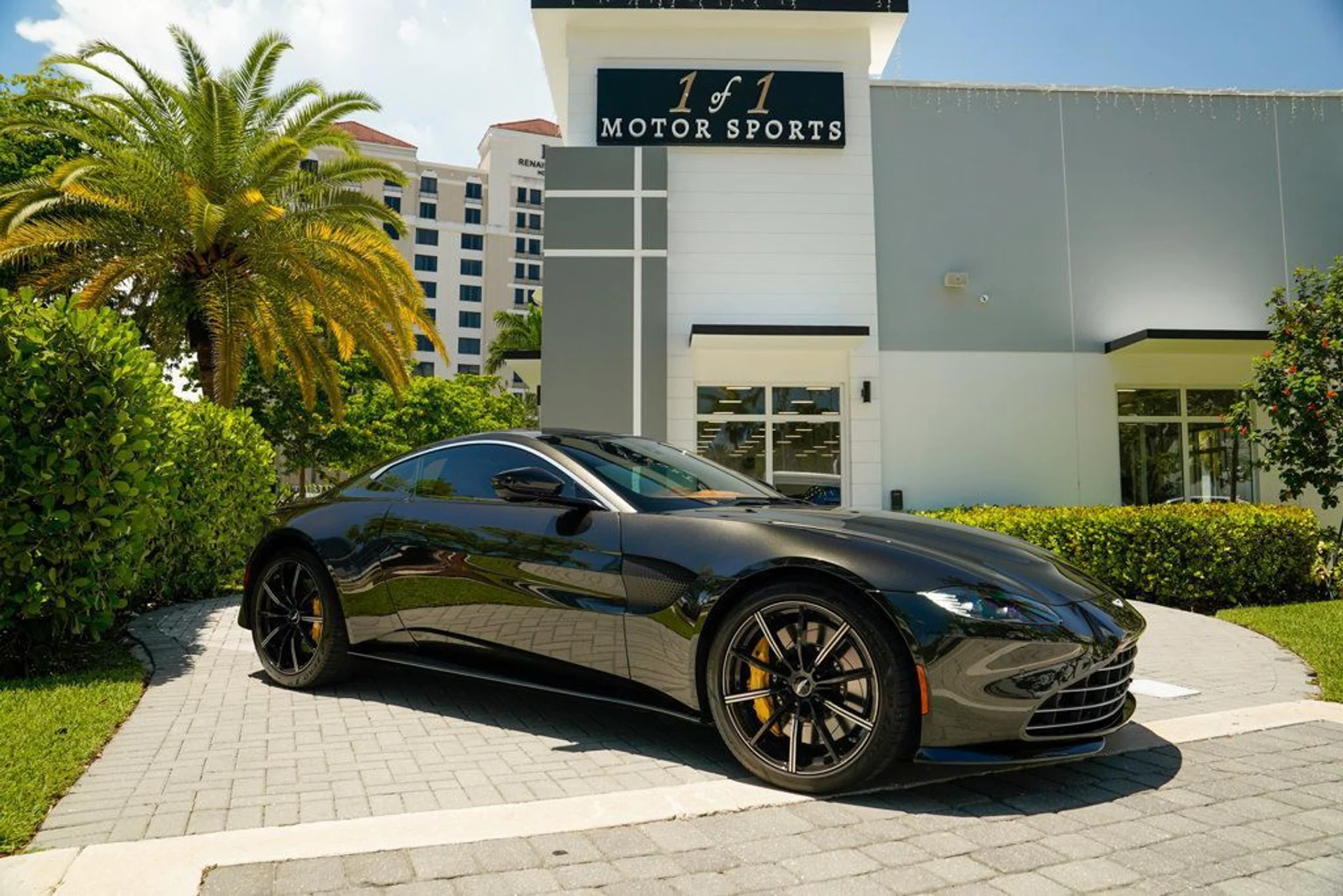 mph000_4055785097_used_2021_aston_martin_vantage_coupemanual_14354_22900621_1_1024_a7a23f014e