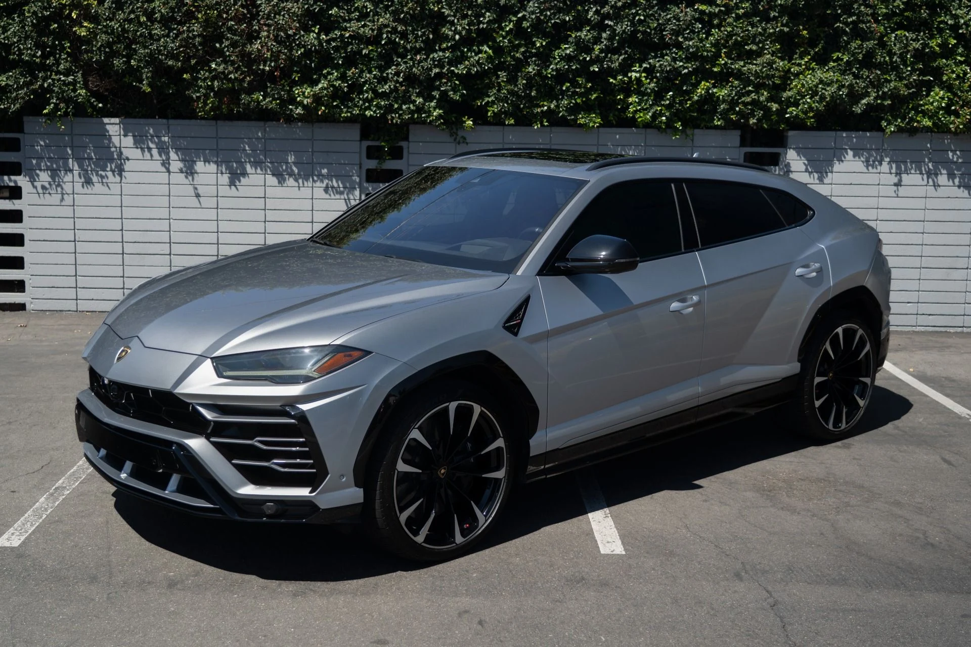 mph000_4057977714_Used_2019_Lamborghini_Urus_1755558842_9f48a7126e
