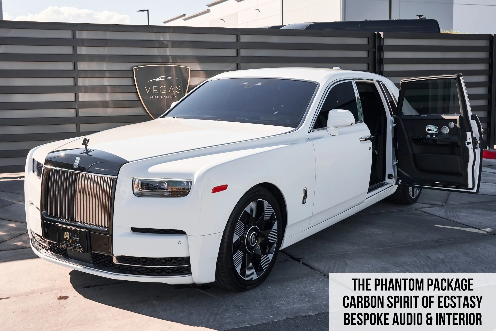 mph000_4062256969_Used_2023_Rolls_Royce_Phantom_Base_1760229339_5956dc104d