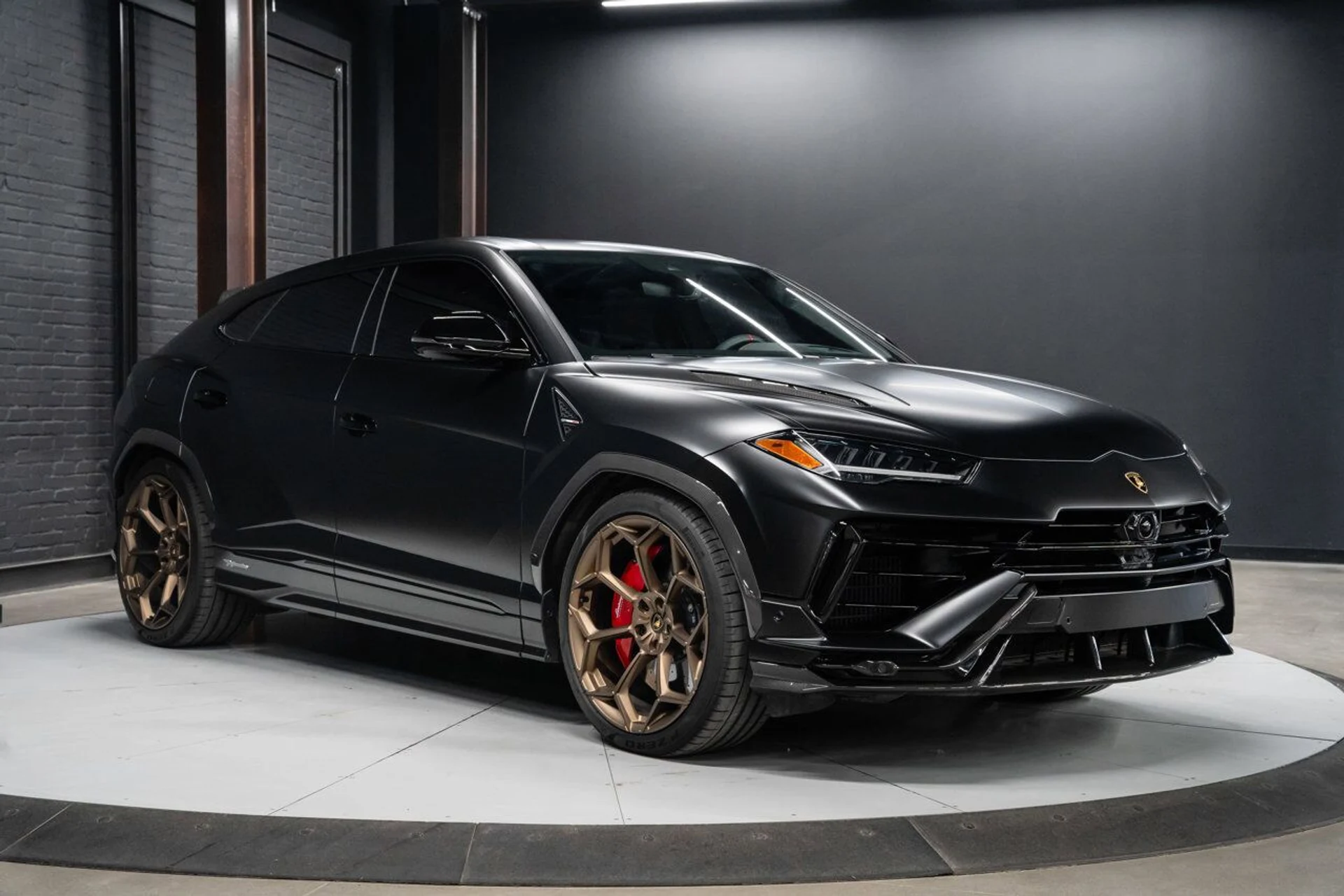 mph000_4063068549_lamborghini_urus_2023_591287f2e6