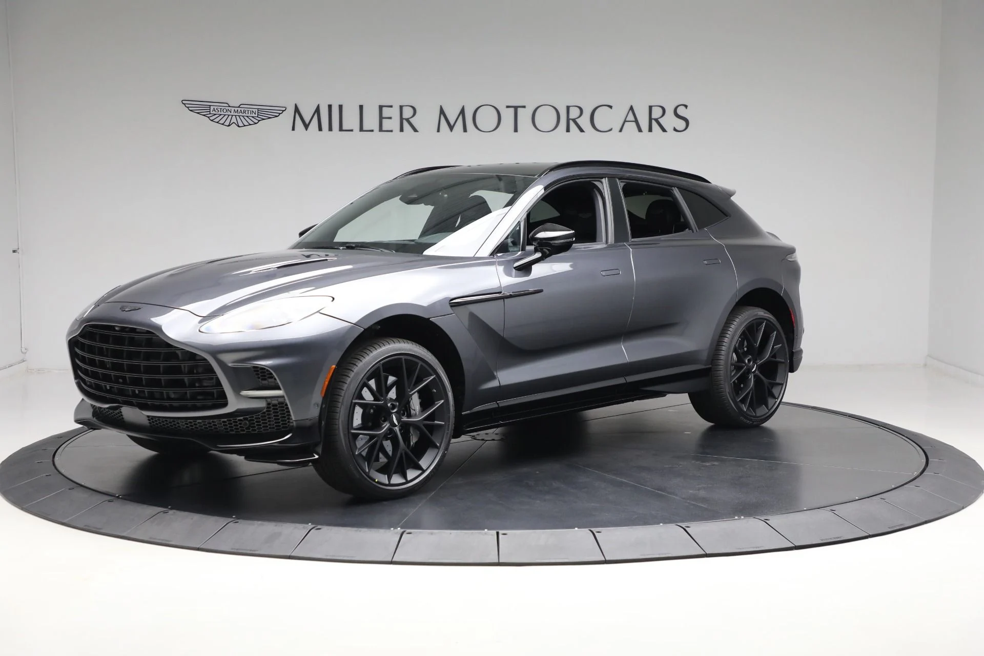 mph000_4079360522_New_2025_Aston_Martin_DBX_707_707_9968b81f57