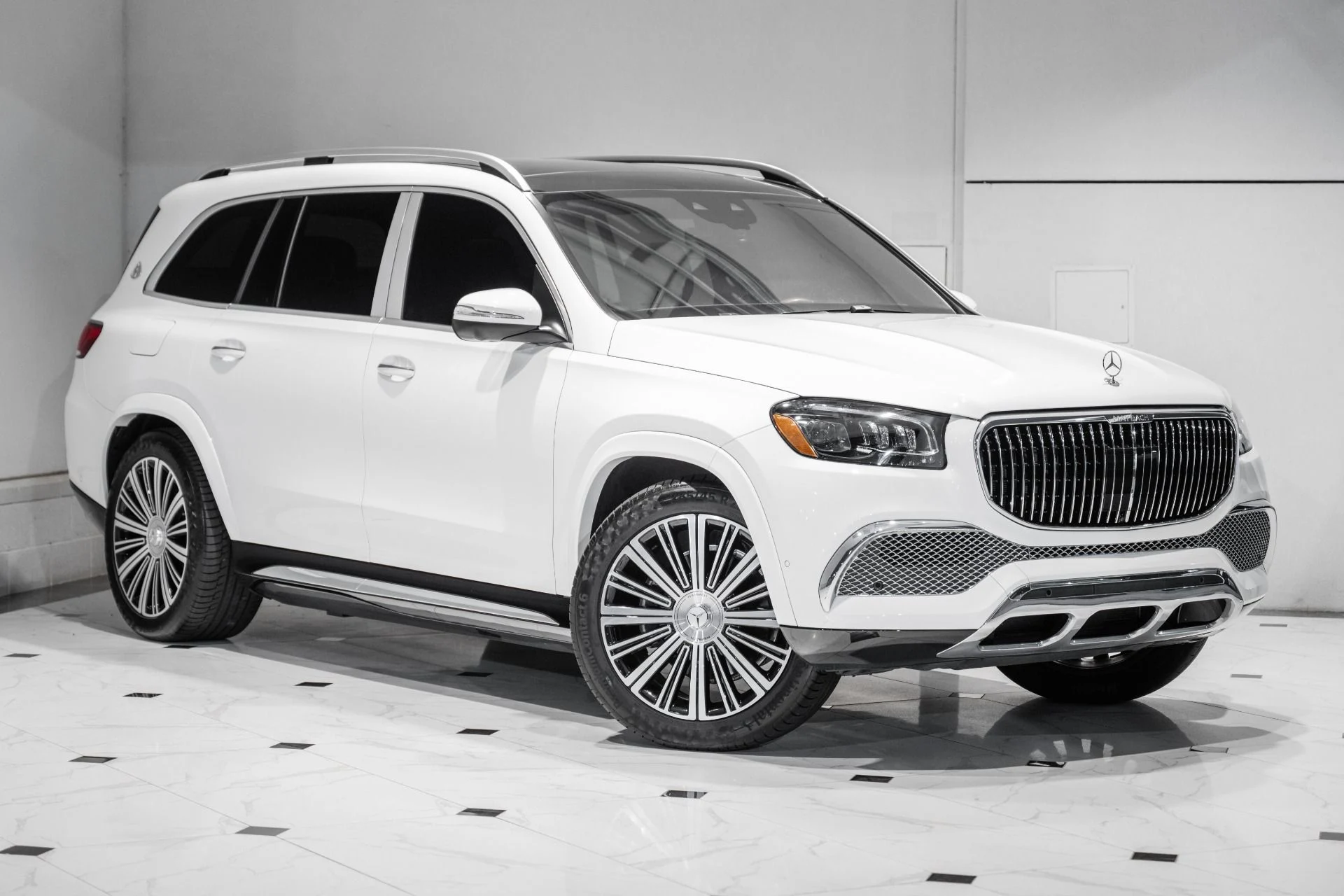 mph000_4101608632_Used_2023_Mercedes_Benz_GLS_Maybach_GLS_600_1762355740_af4d531b33