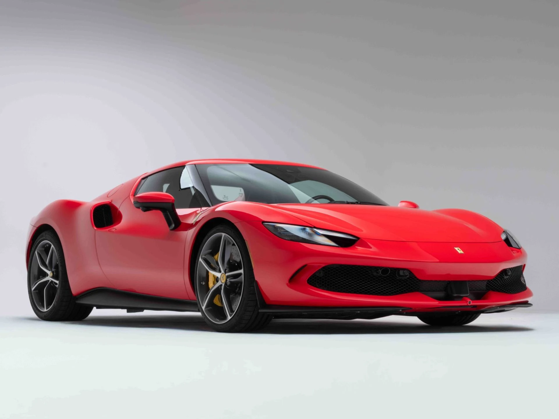 mph000_4105332323_Used_2025_Ferrari_296_GTB_1774296998_faf2783de7