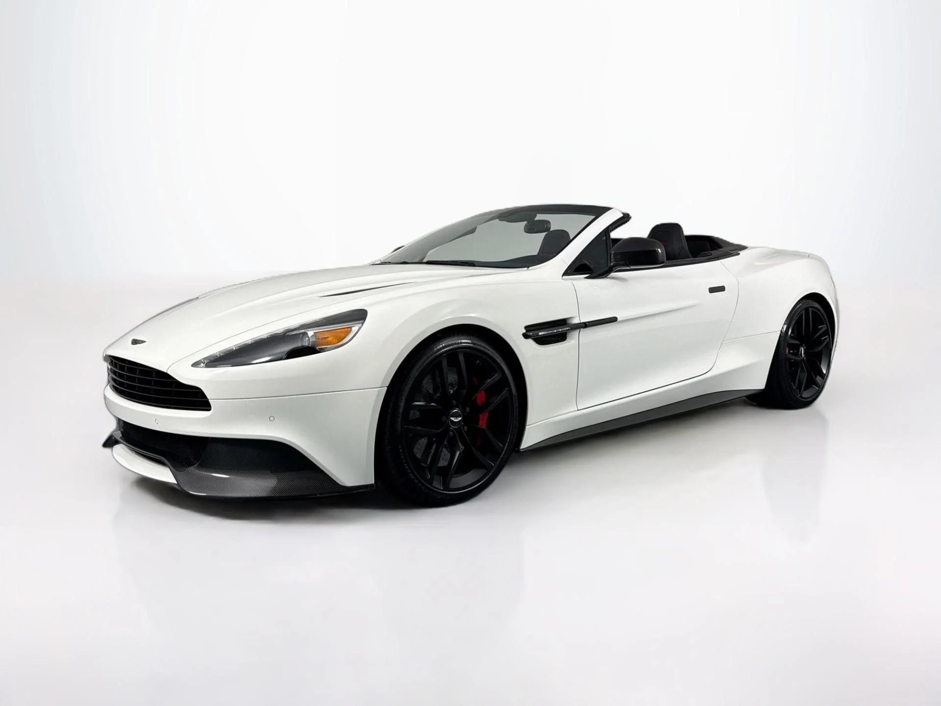 mph000_4112428229_Used_2015_Aston_Martin_Vanquish_Volante_1782334072_253e28b1a3