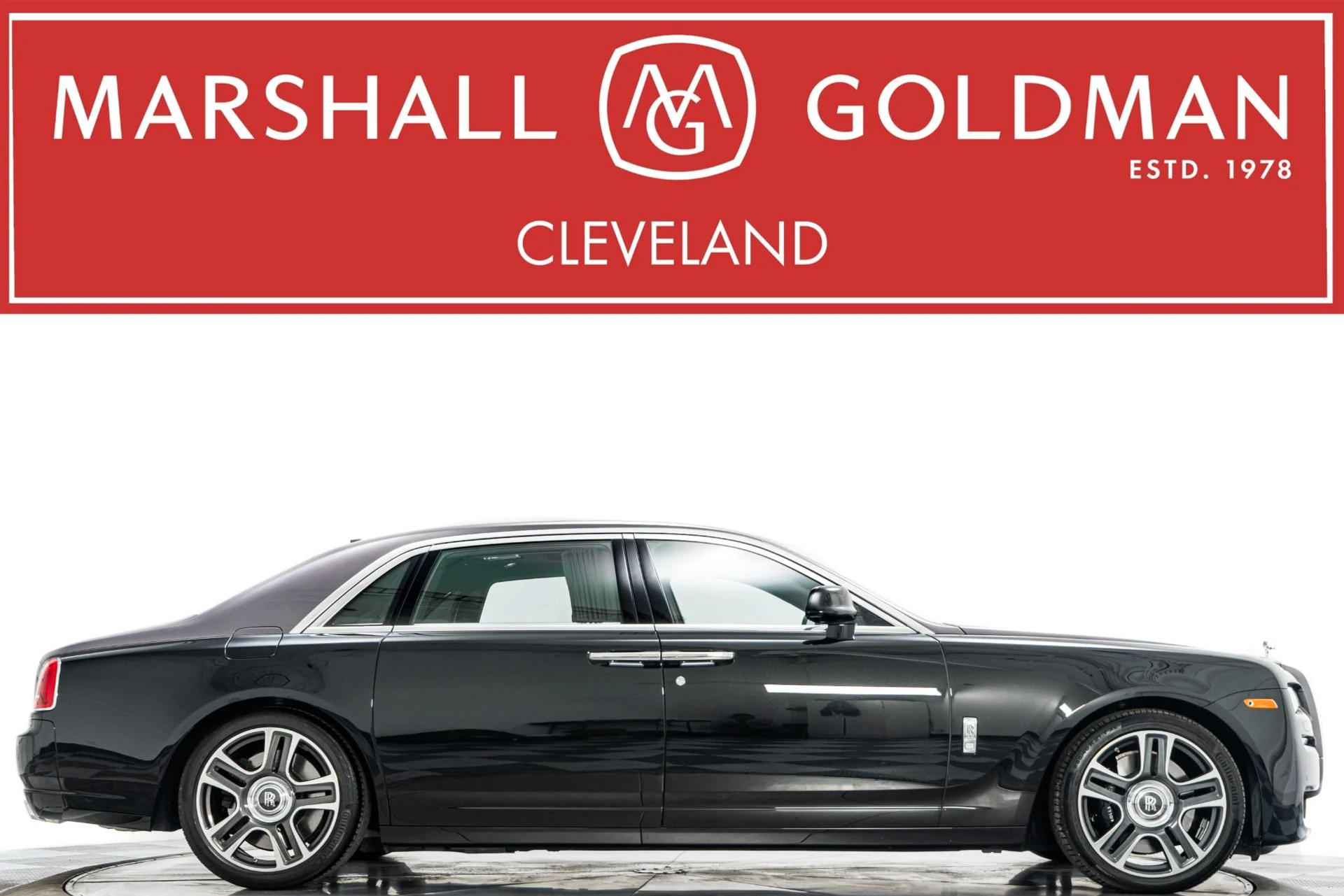 mph000_4116298912_Used_2017_Rolls_Royce_Ghost_Extended_Wheelbase_393_K_MSRP_Two_Tone_Paint_Rear_Chiller_1774532559_483bf967a2