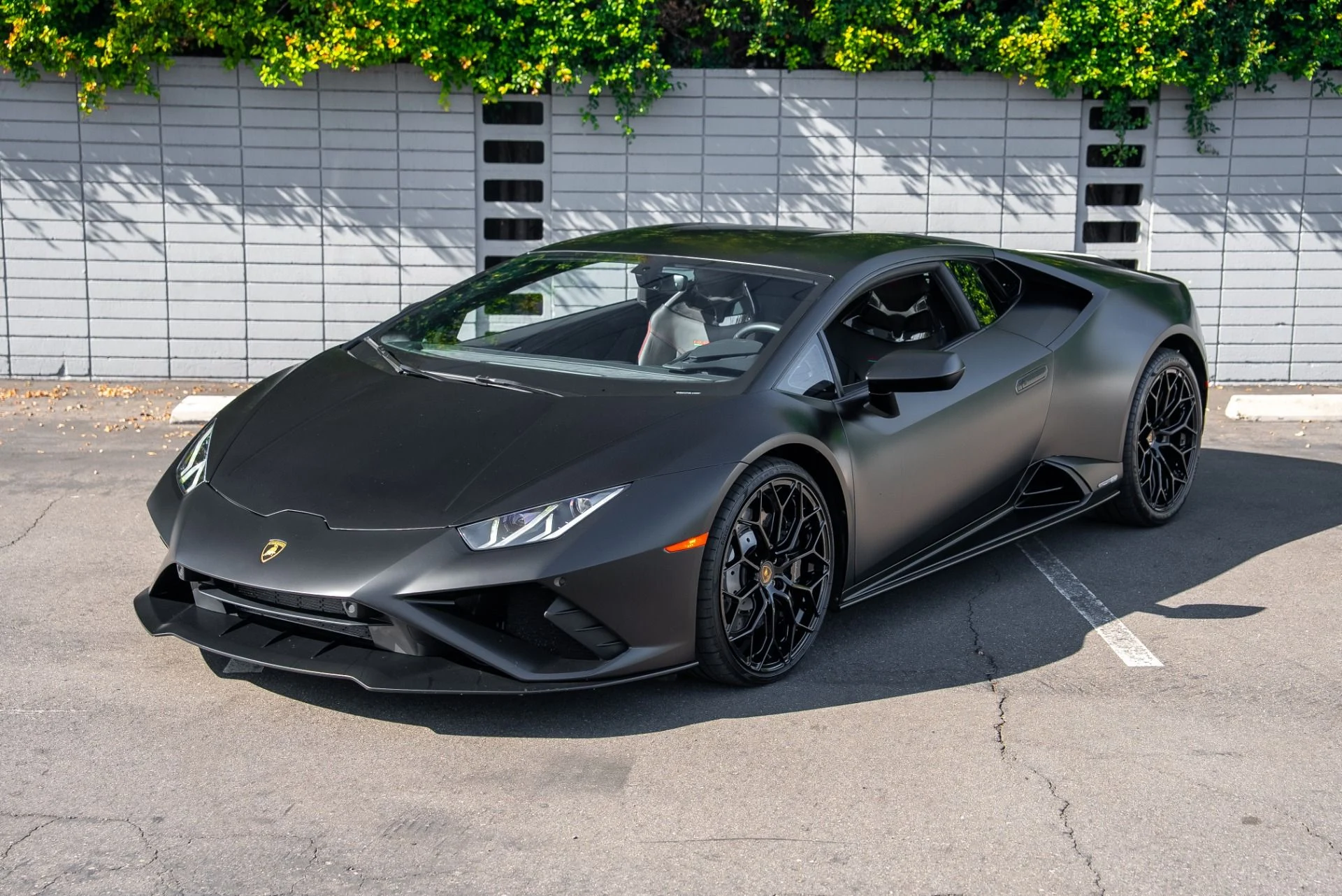 mph000_4134174219_Used_2022_Lamborghini_Huracan_EVO_1762801553_7487efe562