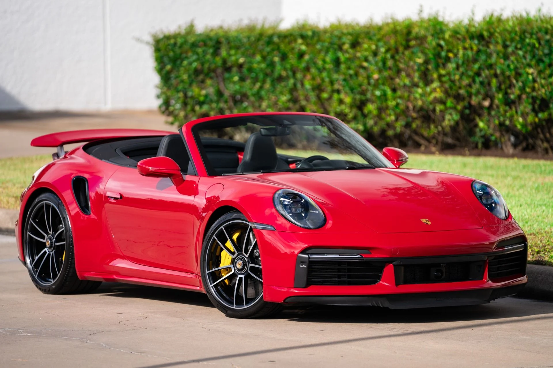 mph000_413569850_Used_2021_Porsche_911_Turbo_S_Cabriolet_1765565063_bf6fdcc35e