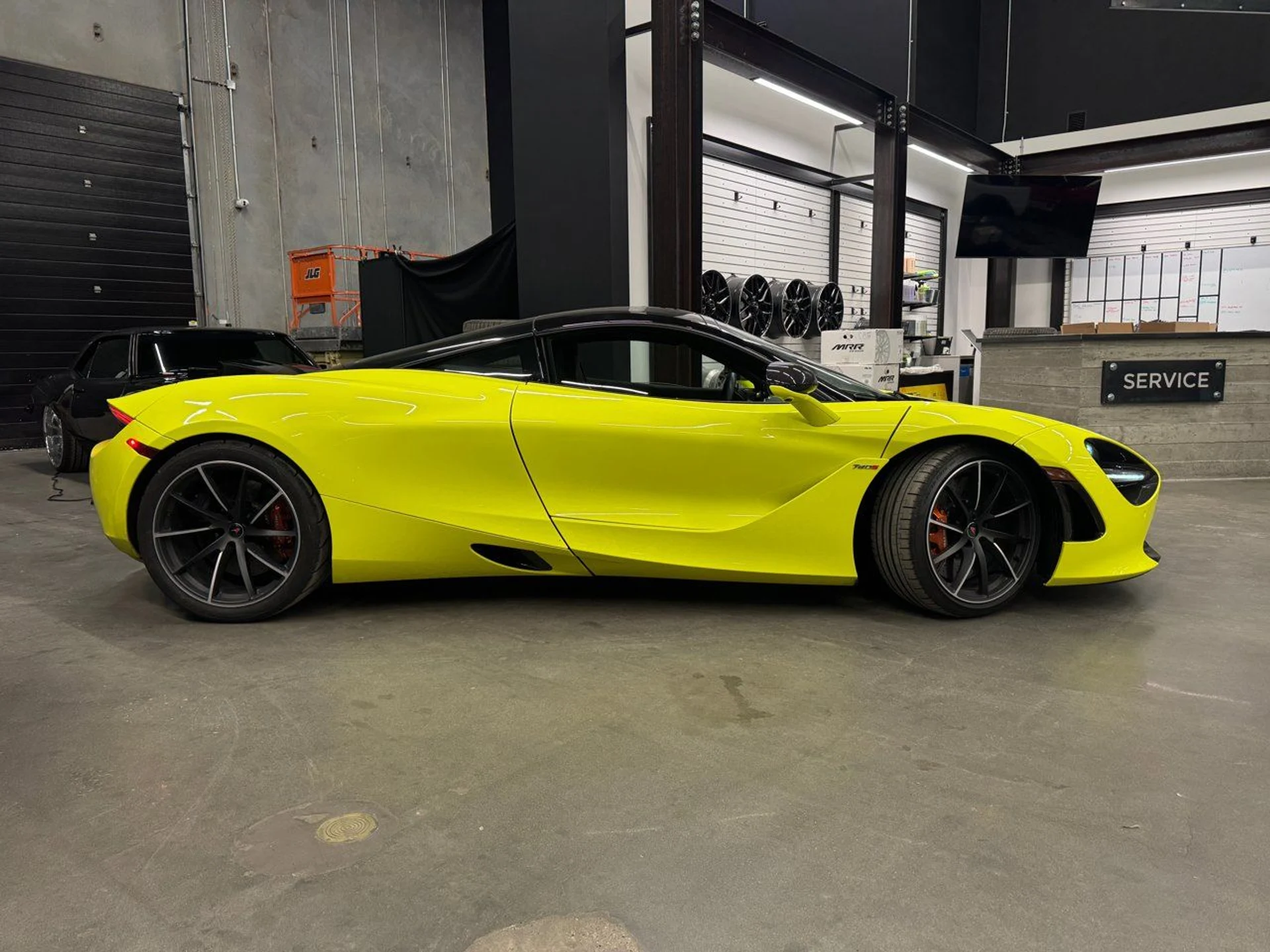 mph000_4147959637_mclaren_720s_2018_804123693a