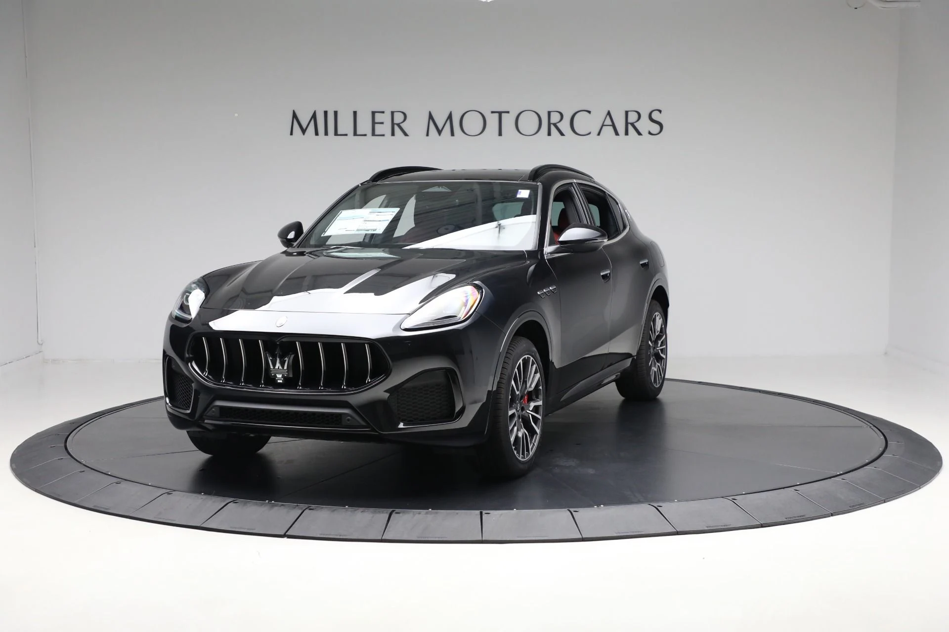 mph000_4170999335_New_2025_Maserati_Grecale_bd9c1002ad