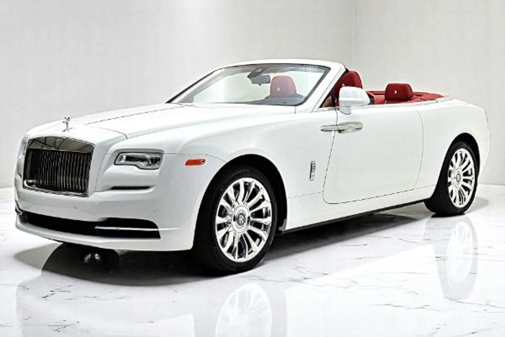 mph000_4173926329_Used_2019_Rolls_Royce_Dawn_LEASE_OPTIONS_AVAILABLE_4ae8f26892