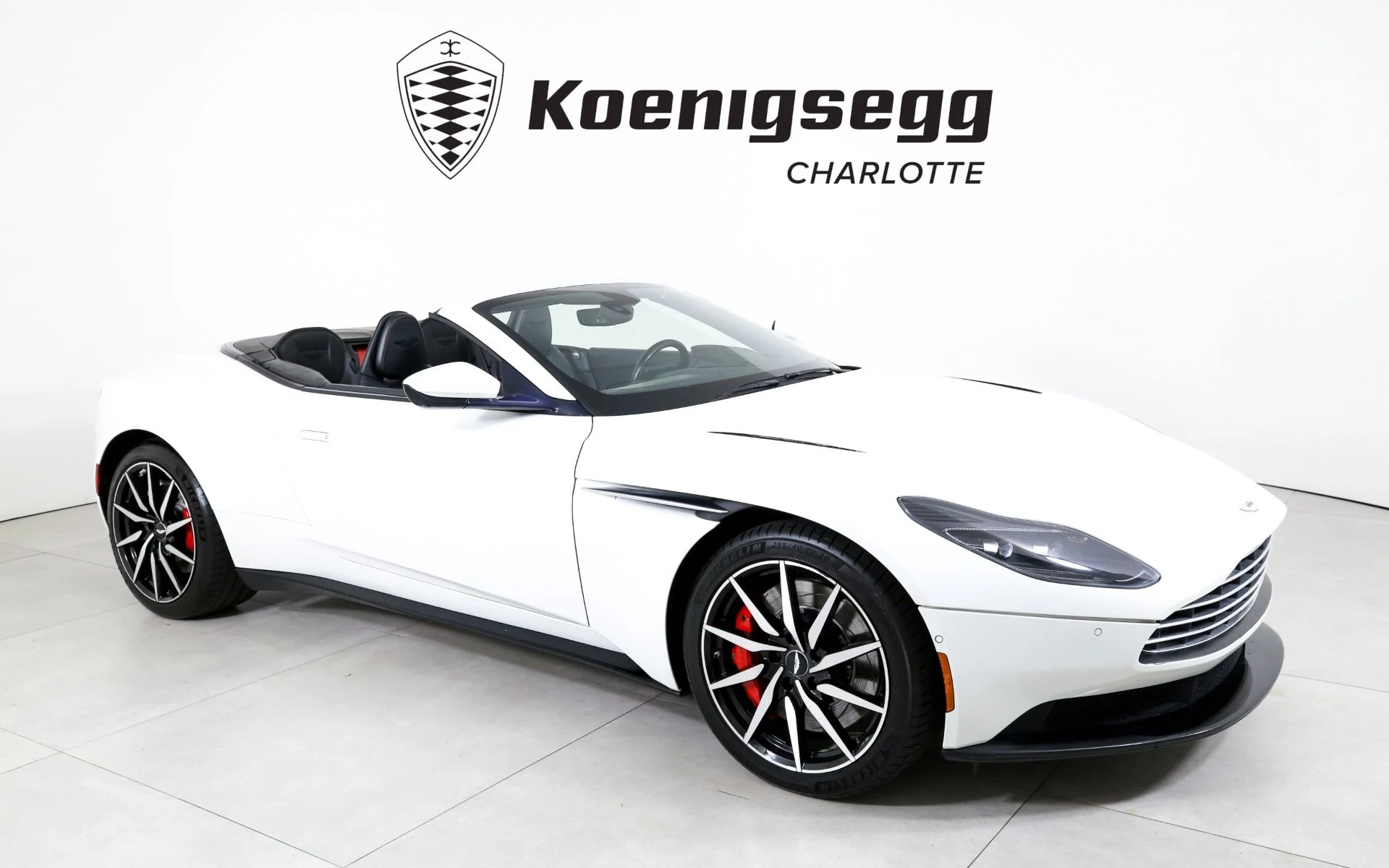 mph000_4175051078_Used_2020_Aston_Martin_DB_11_Volante_1782494453_7c3a3370a7