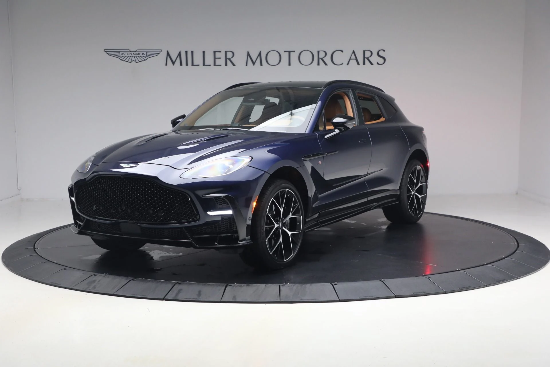 mph000_4183263135_New_2026_Aston_Martin_DBX_S_1787860964_b43cda8975