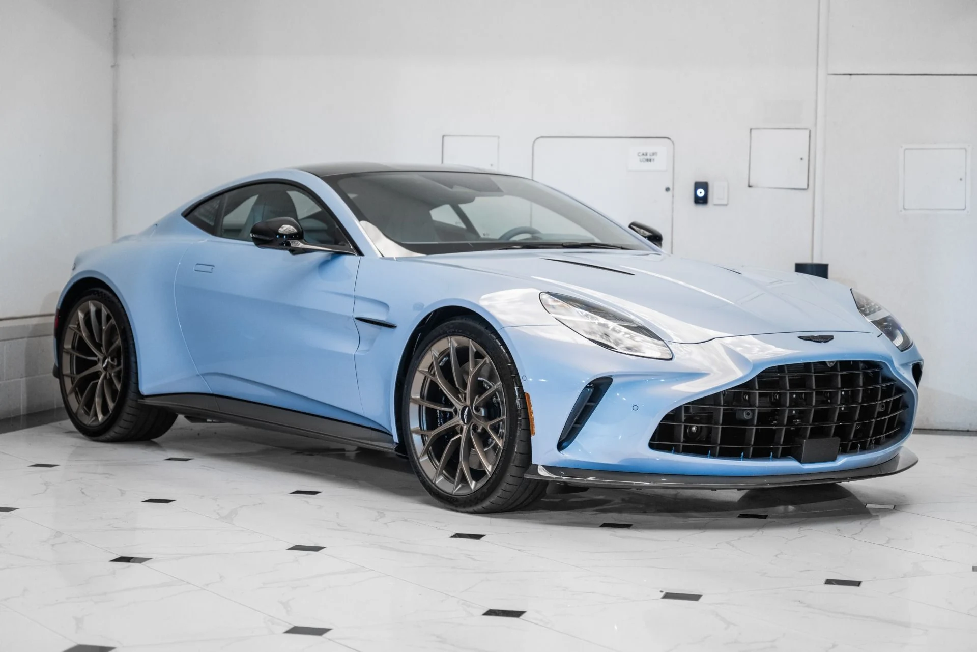 mph000_4216930305_New_2026_ASTON_MARTIN_VANTAGE_1759240597_40f9717812